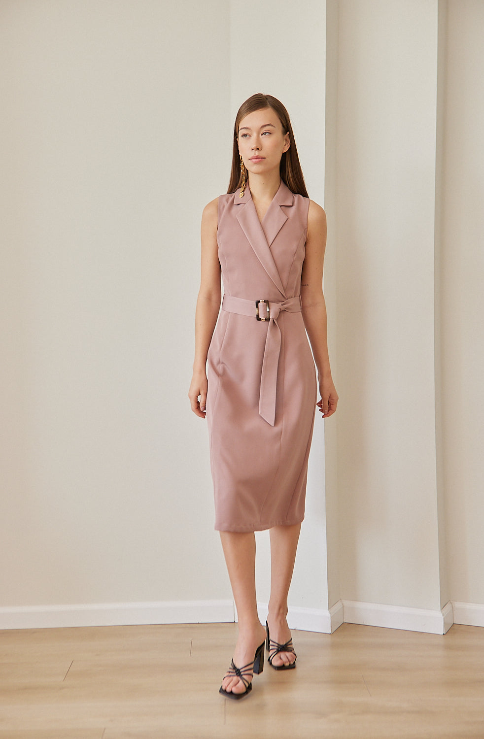 שמלת צווארון ארין