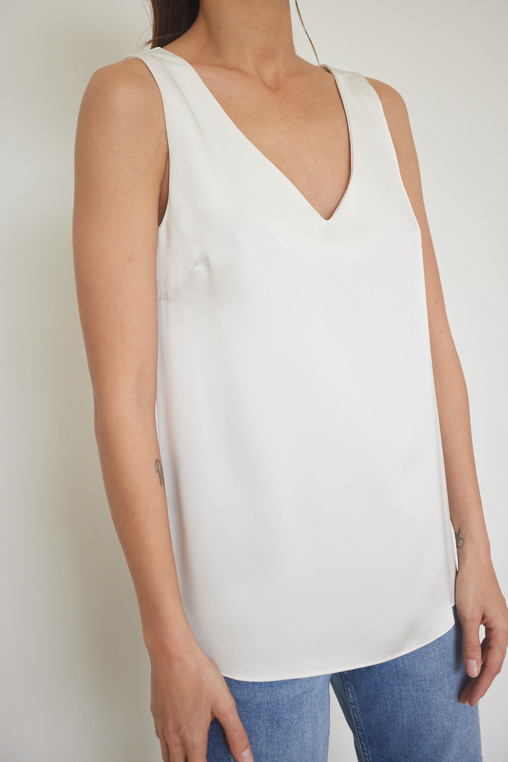 גופיית אוליב סאטן