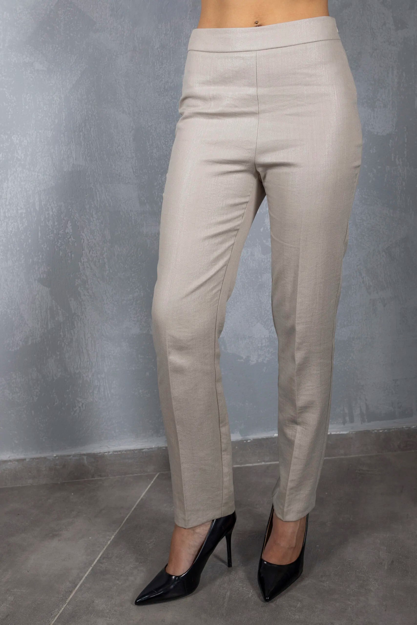 מכנסיים במראה פשתן