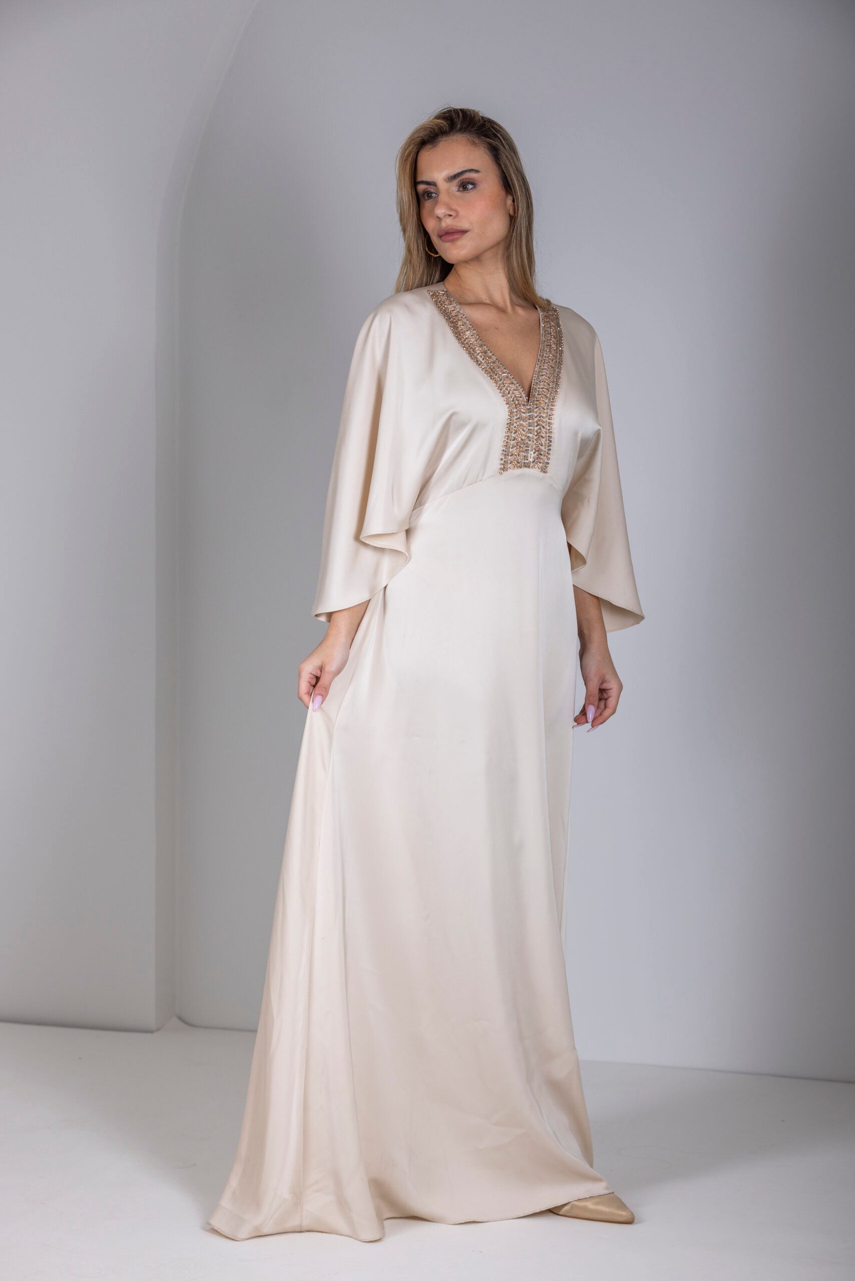 גלביה סאטן חרוזים