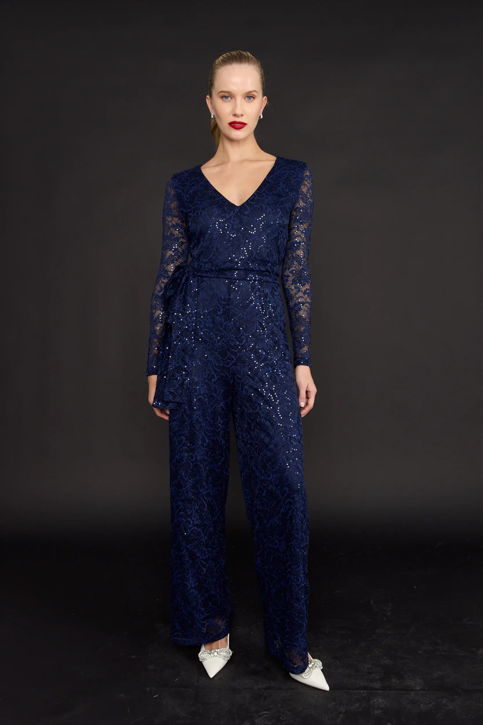 אוברול חגורה תחרה ופייטים