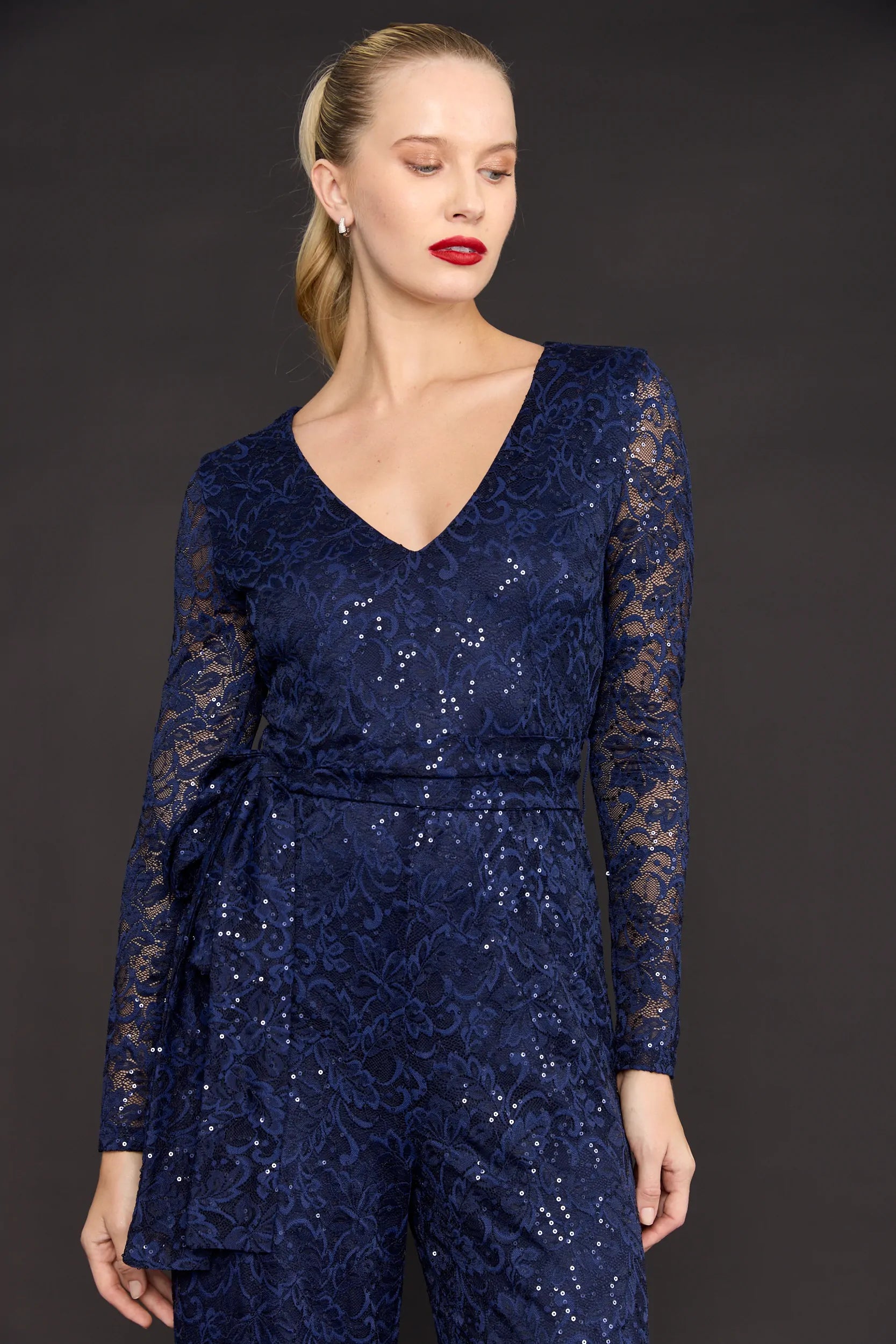 אוברול חגורה תחרה ופייטים