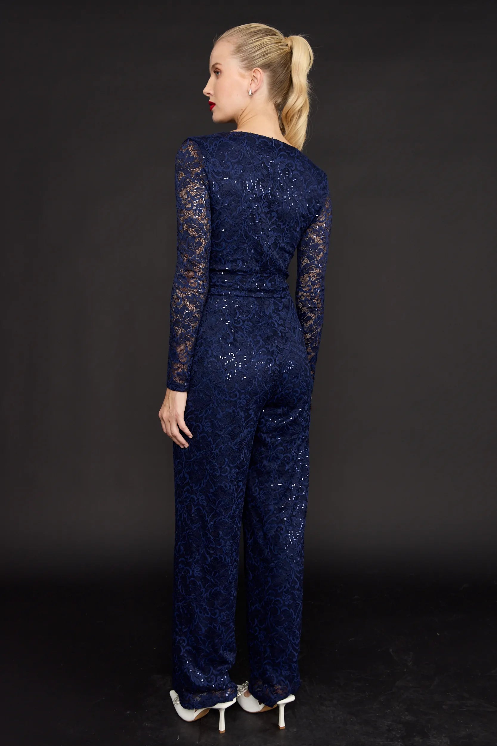 אוברול חגורה תחרה ופייטים