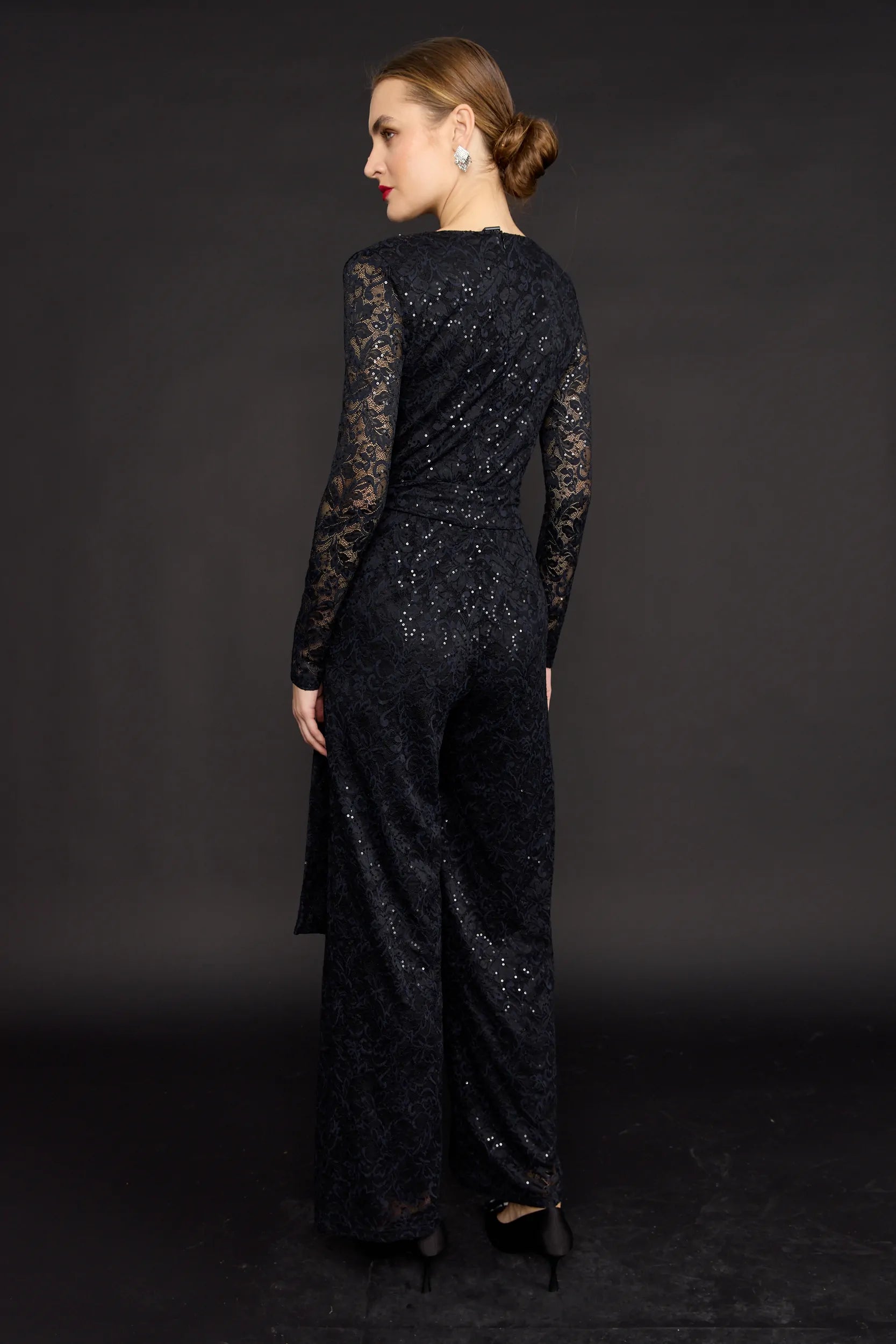 אוברול חגורה תחרה ופייטים