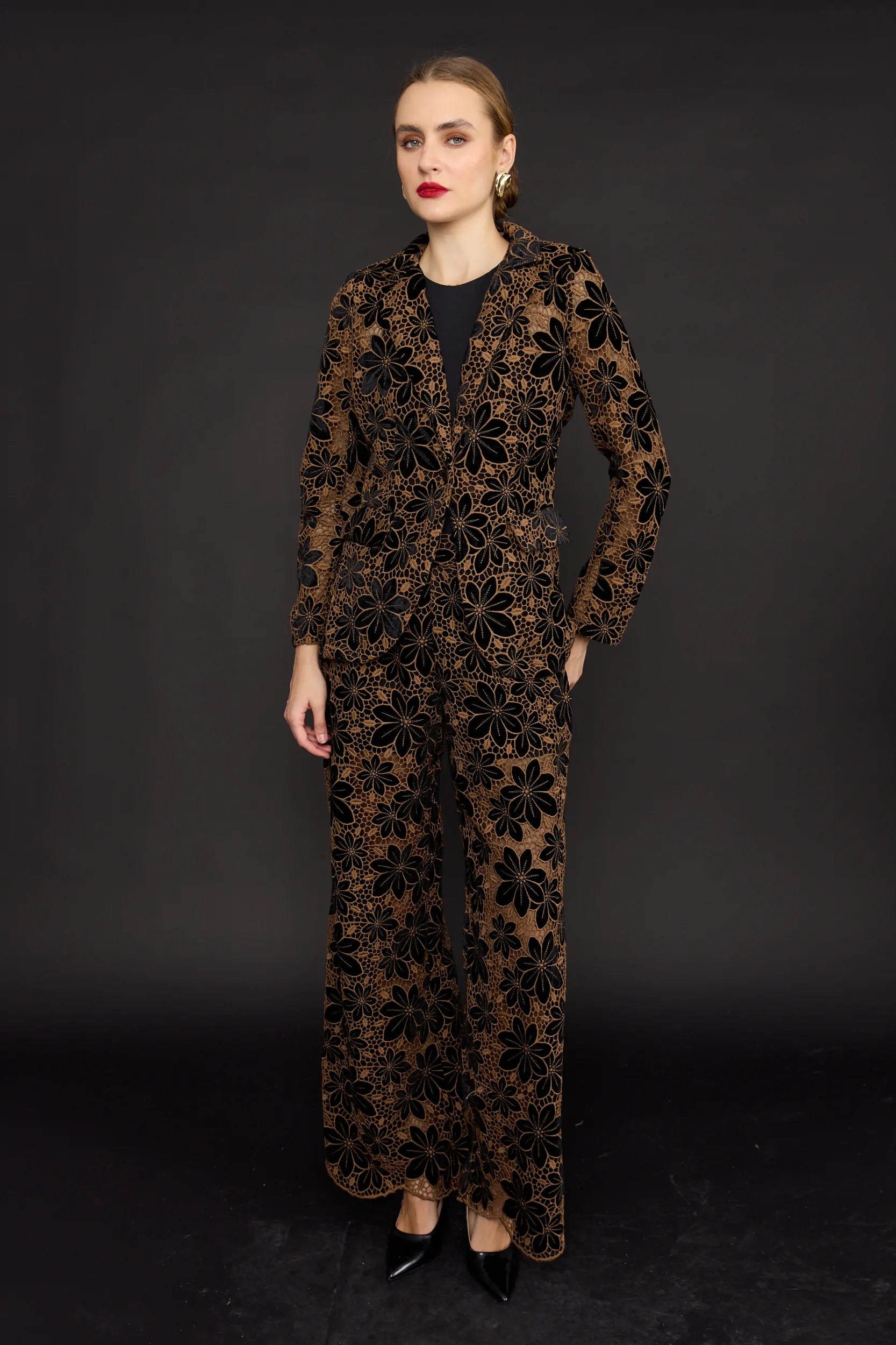 מכנס חליפה תחרת קטיפה