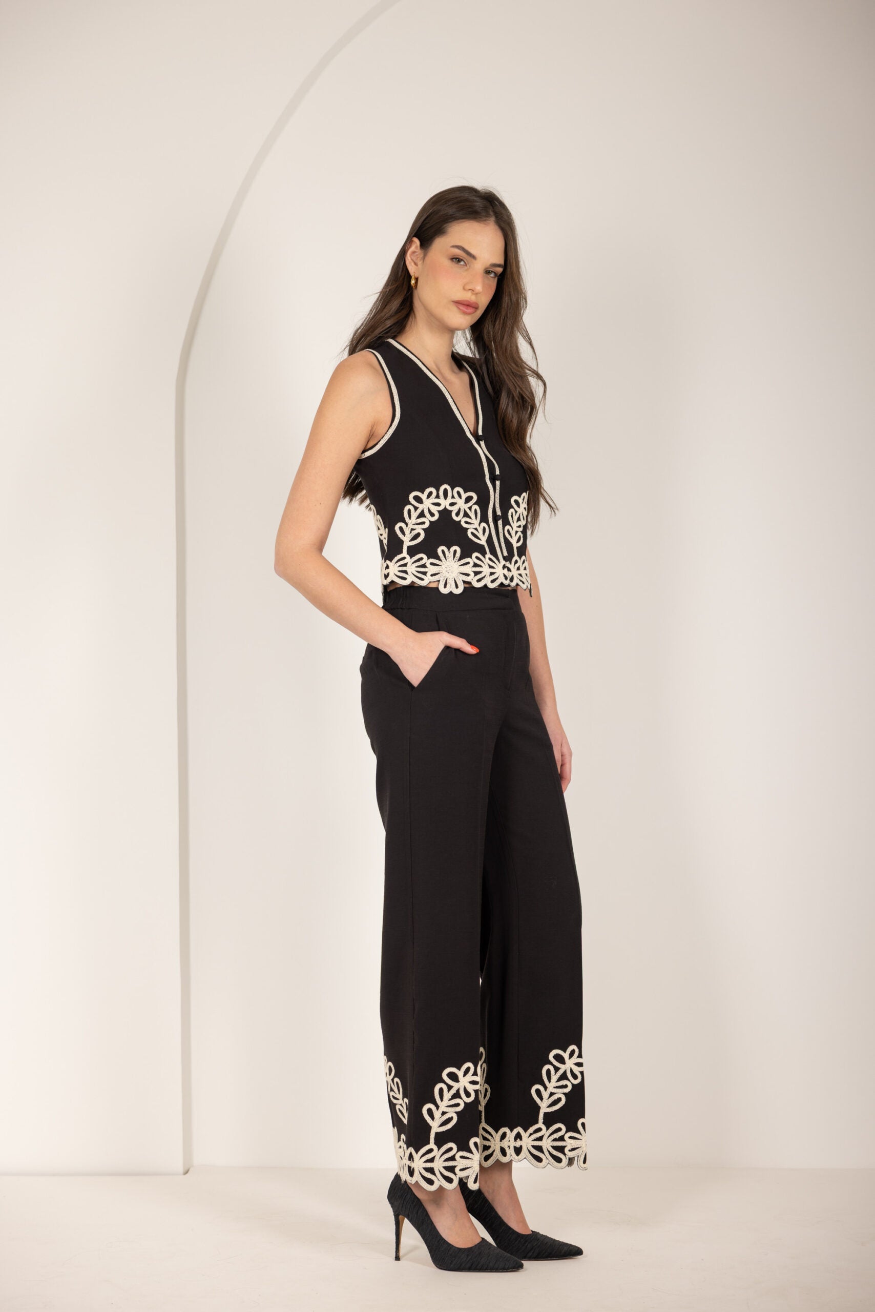 מכנסיים רקומים דמוי פשתן