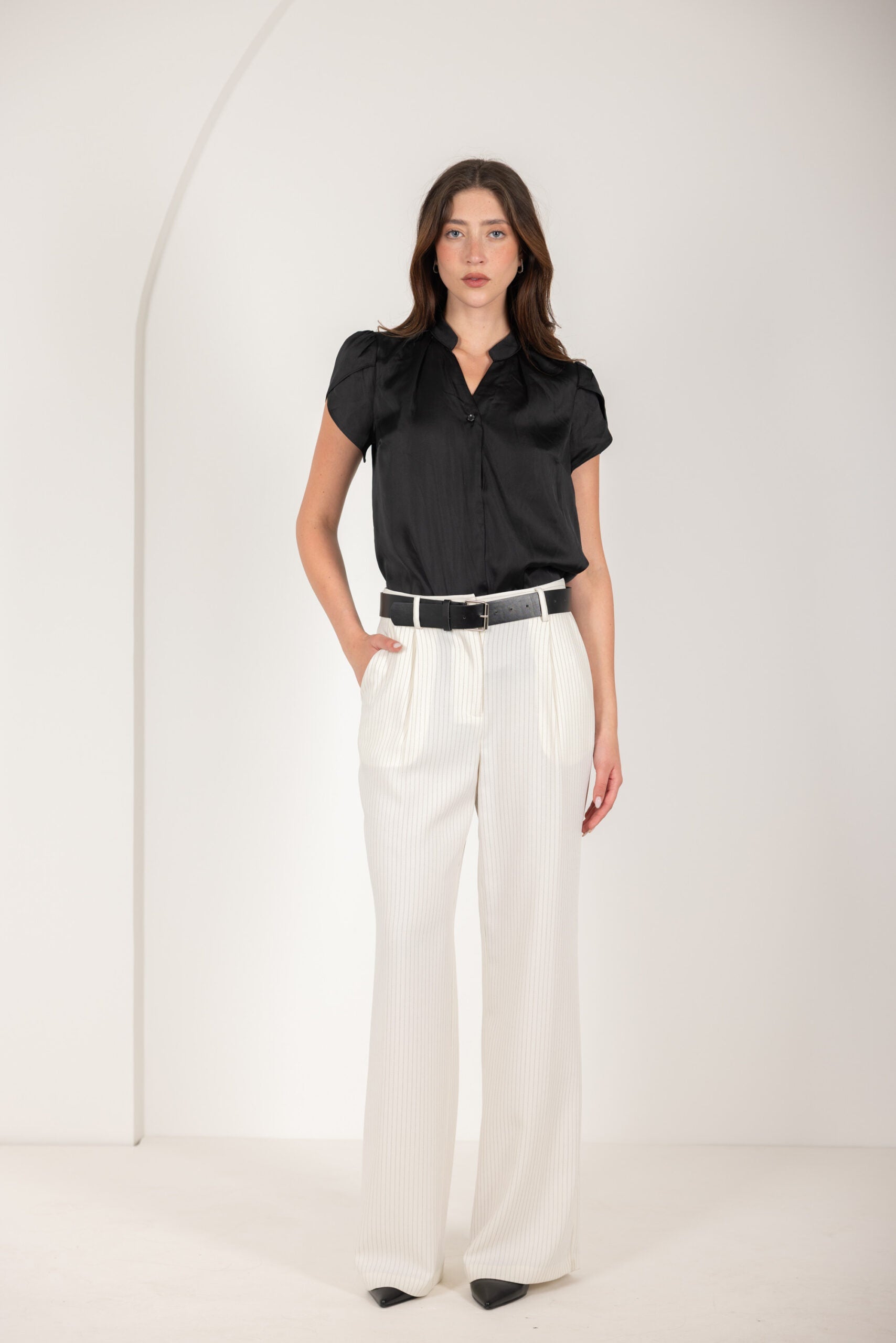 חולצה עם שרוול מעטפת