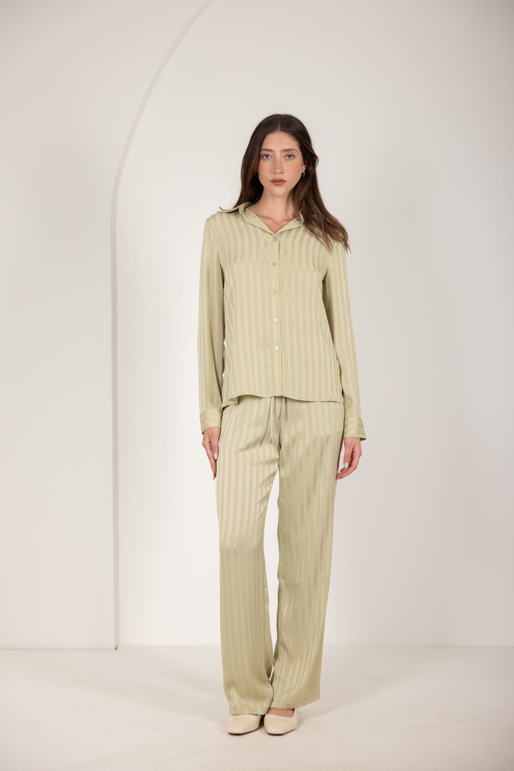 חולצה מכופתרת סאטן פסים