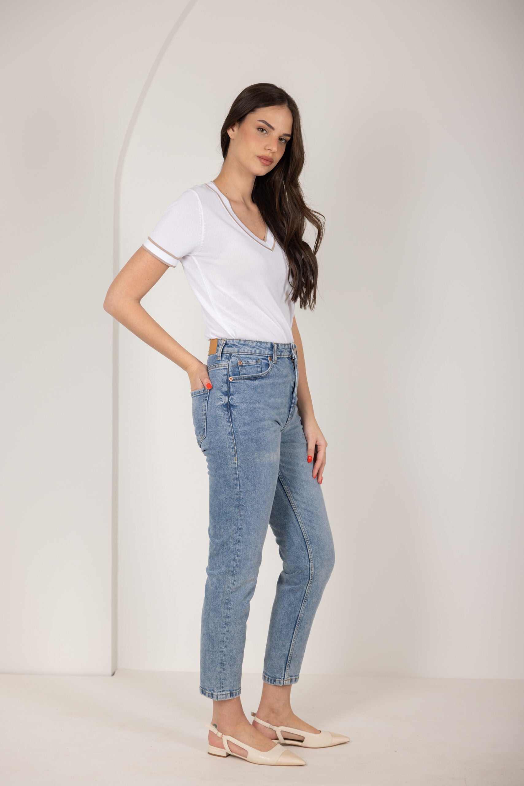 סריג וי עם עניבה