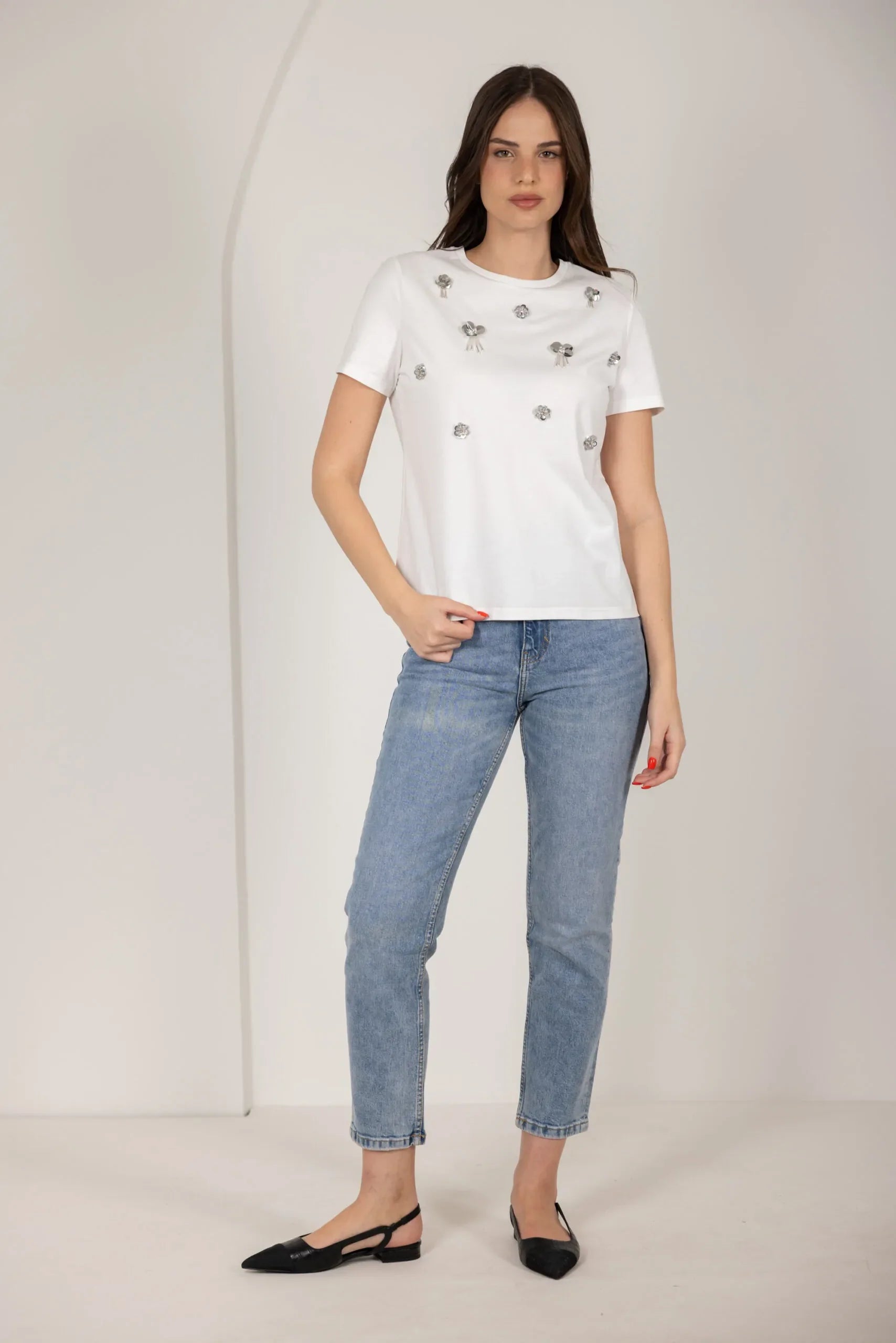 טי שירט פייטים מפוזרים