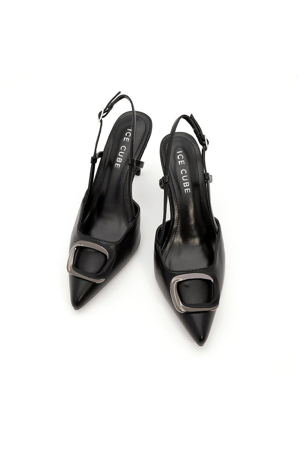 נעל עקב אבזם