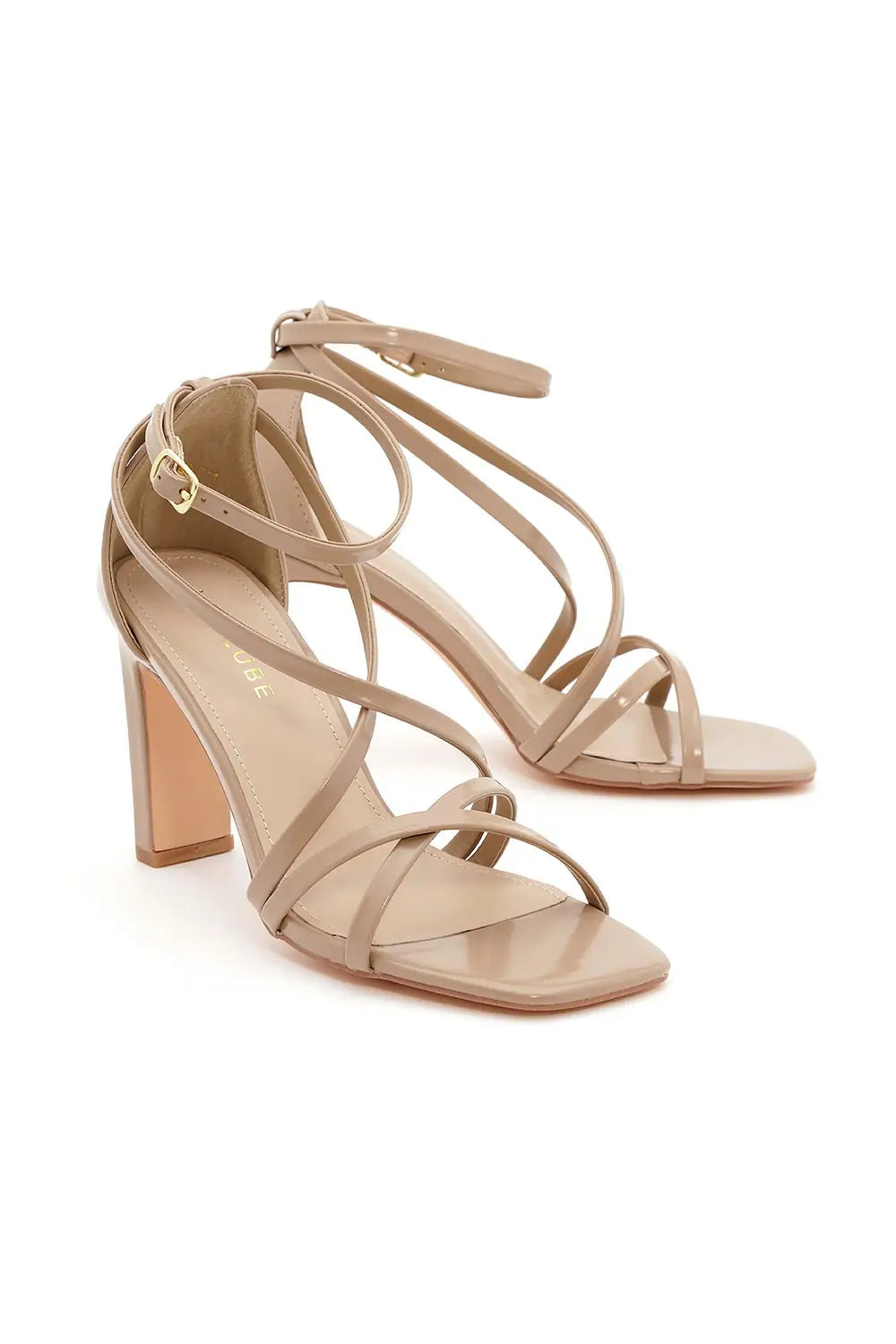 סנדל עקב רצועות