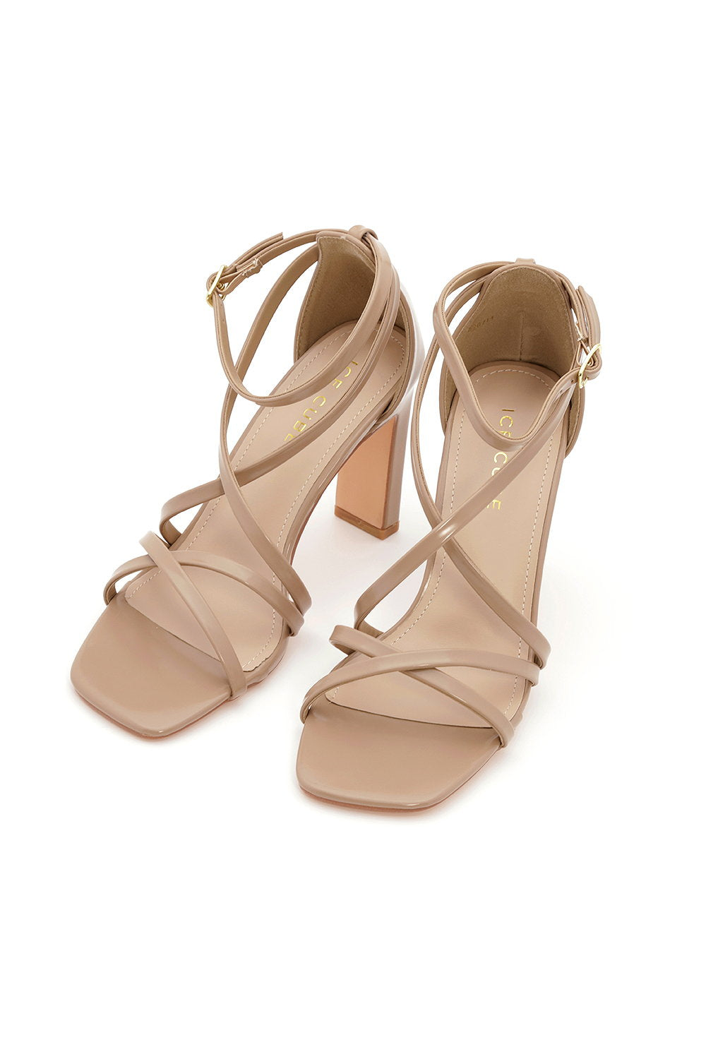 סנדל עקב רצועות