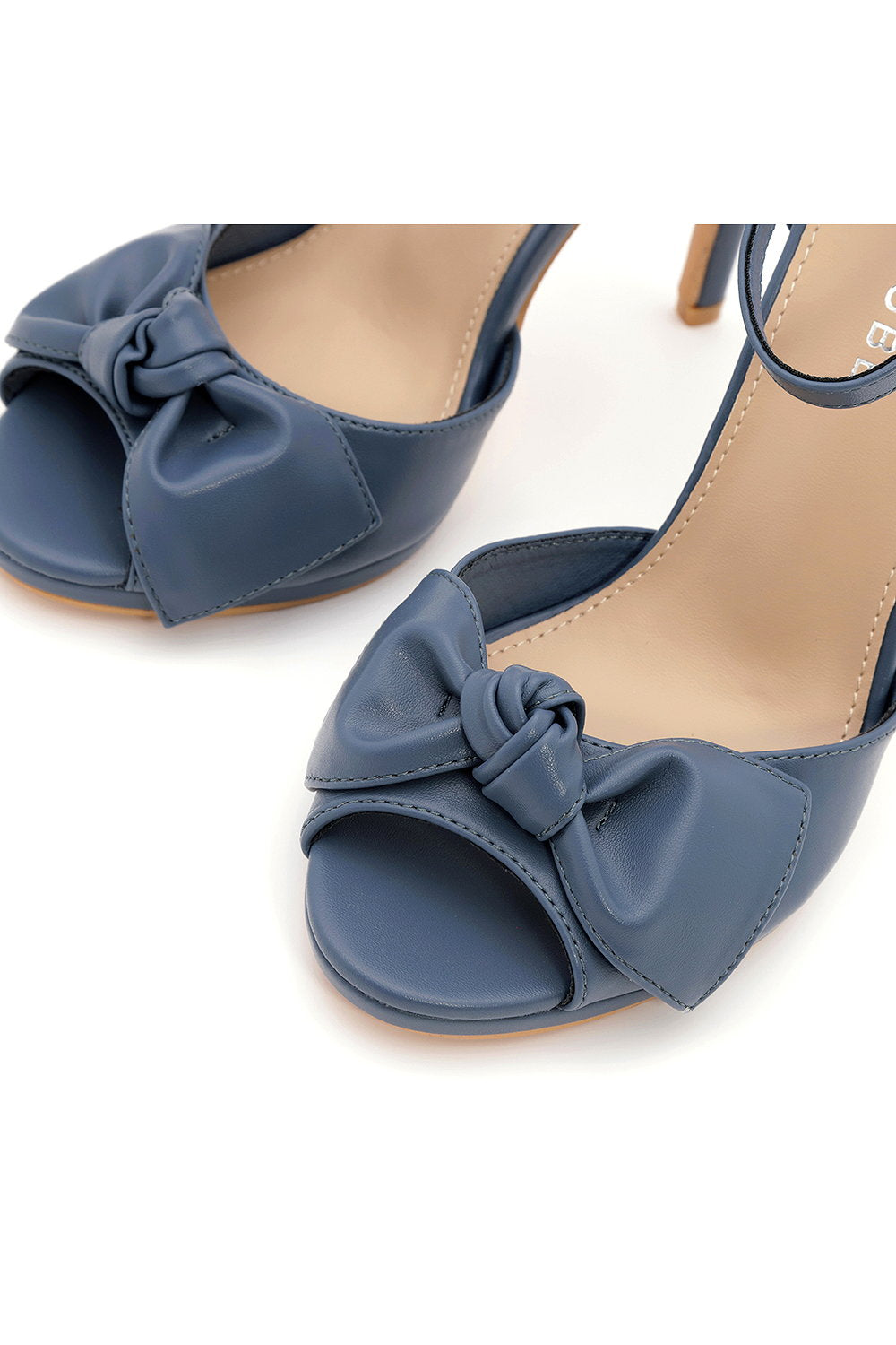 סנדל עקב פפיון