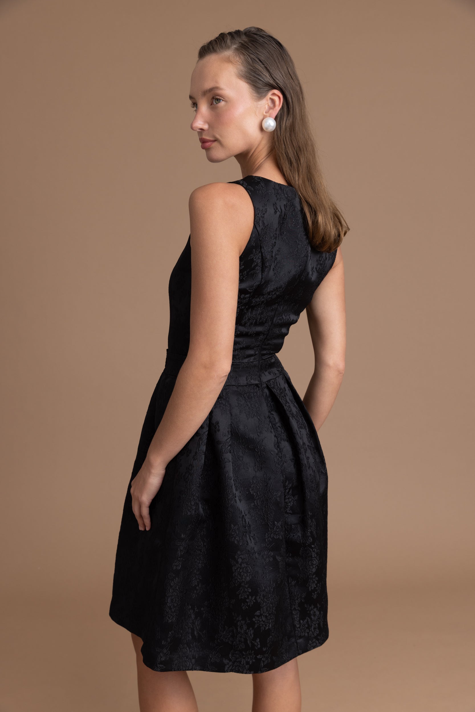 שמלת קלוש ז'אקרד