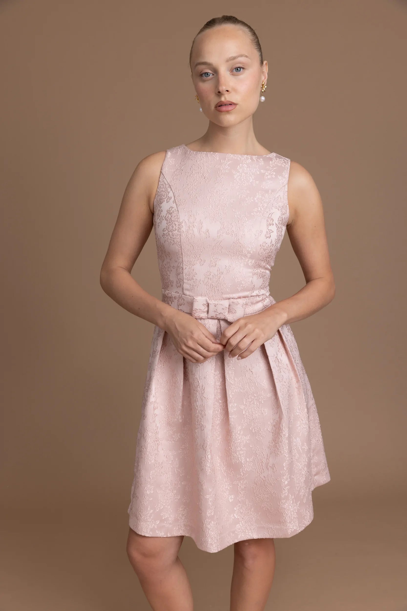 שמלת קלוש ז'אקרד