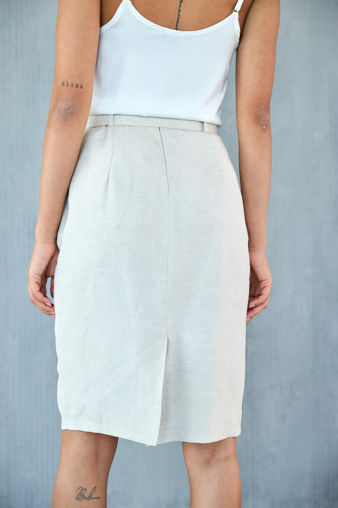 חצאית פשתן רקמת פרחים