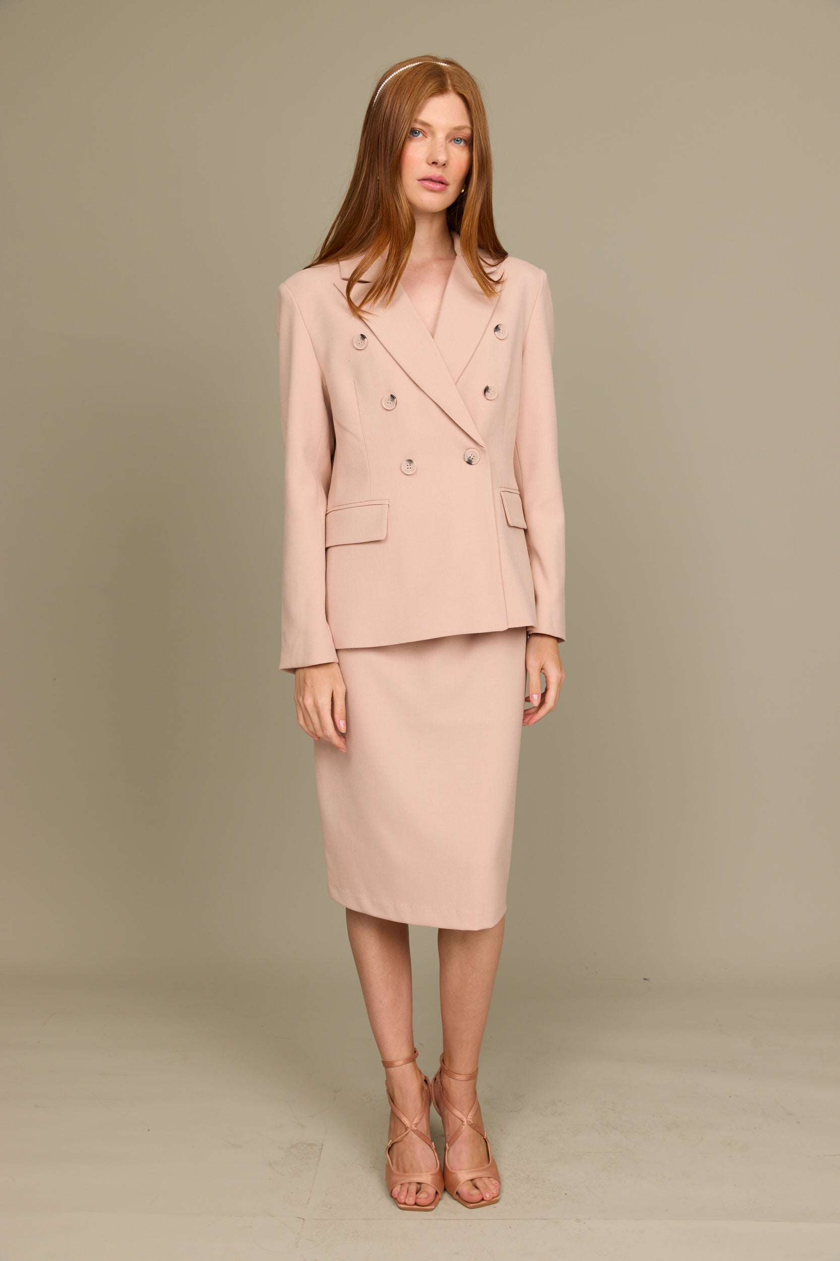 חצאית מחויטת