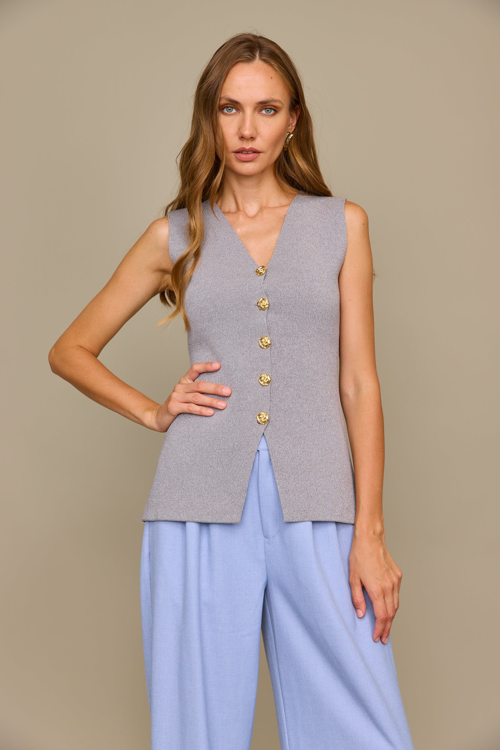 ווסט סריג כפתורי זהב