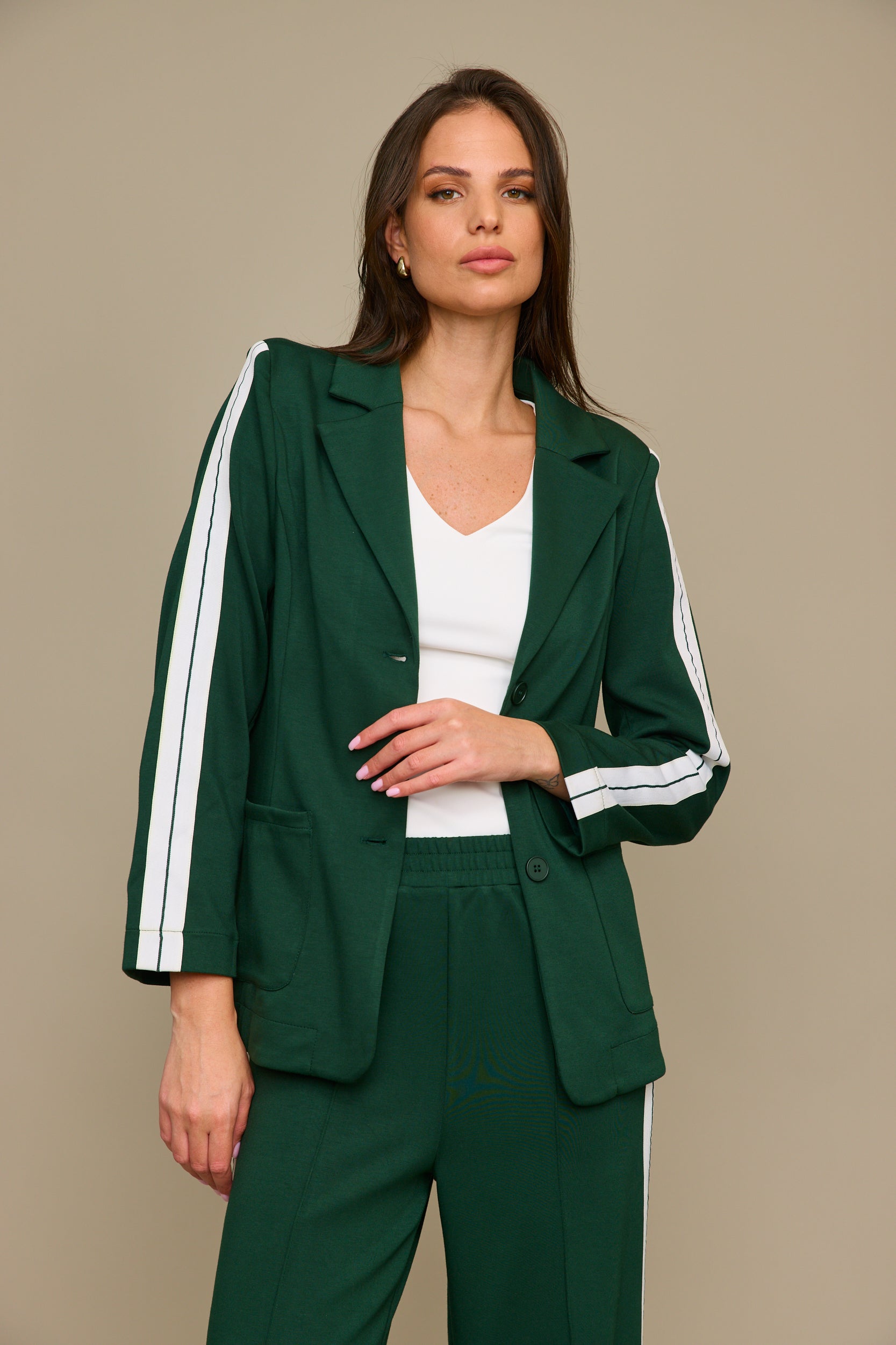 גקט עם פס ספורט