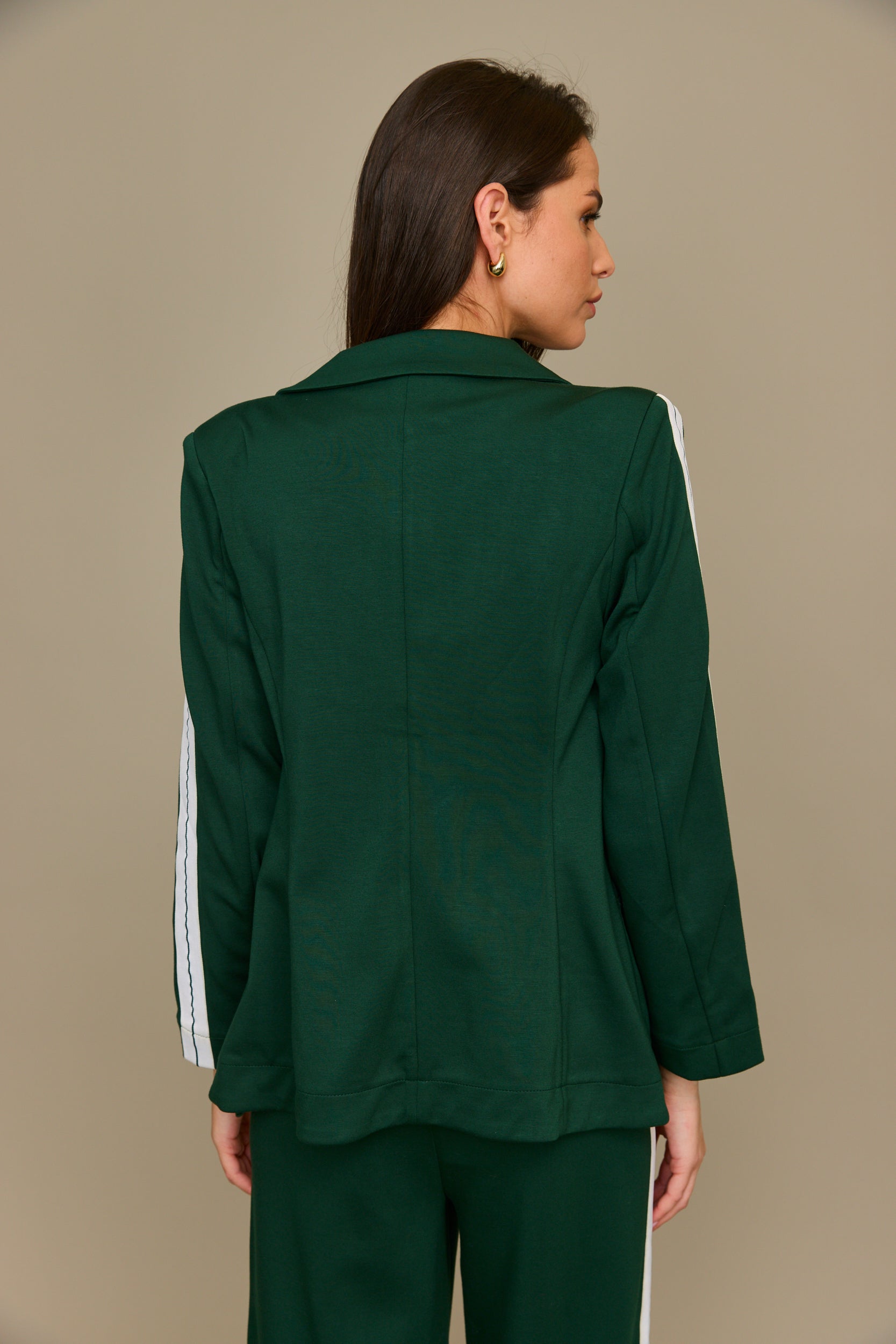 גקט עם פס ספורט