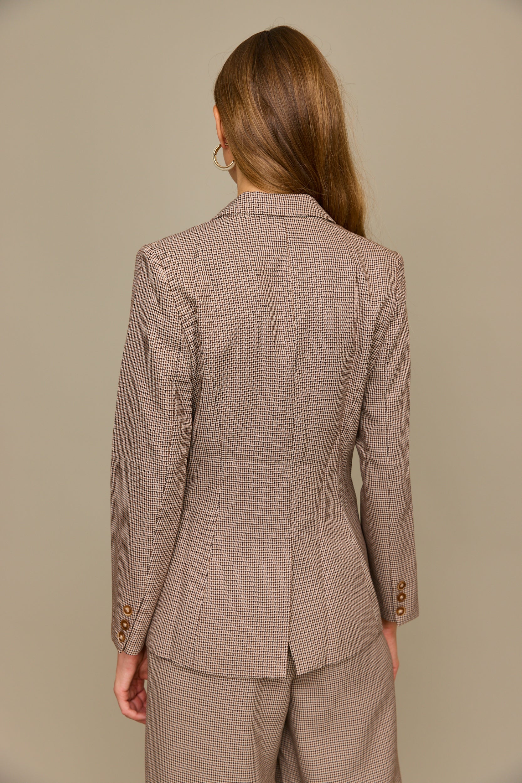 ג'קט מחוייט דוגמא כיסים