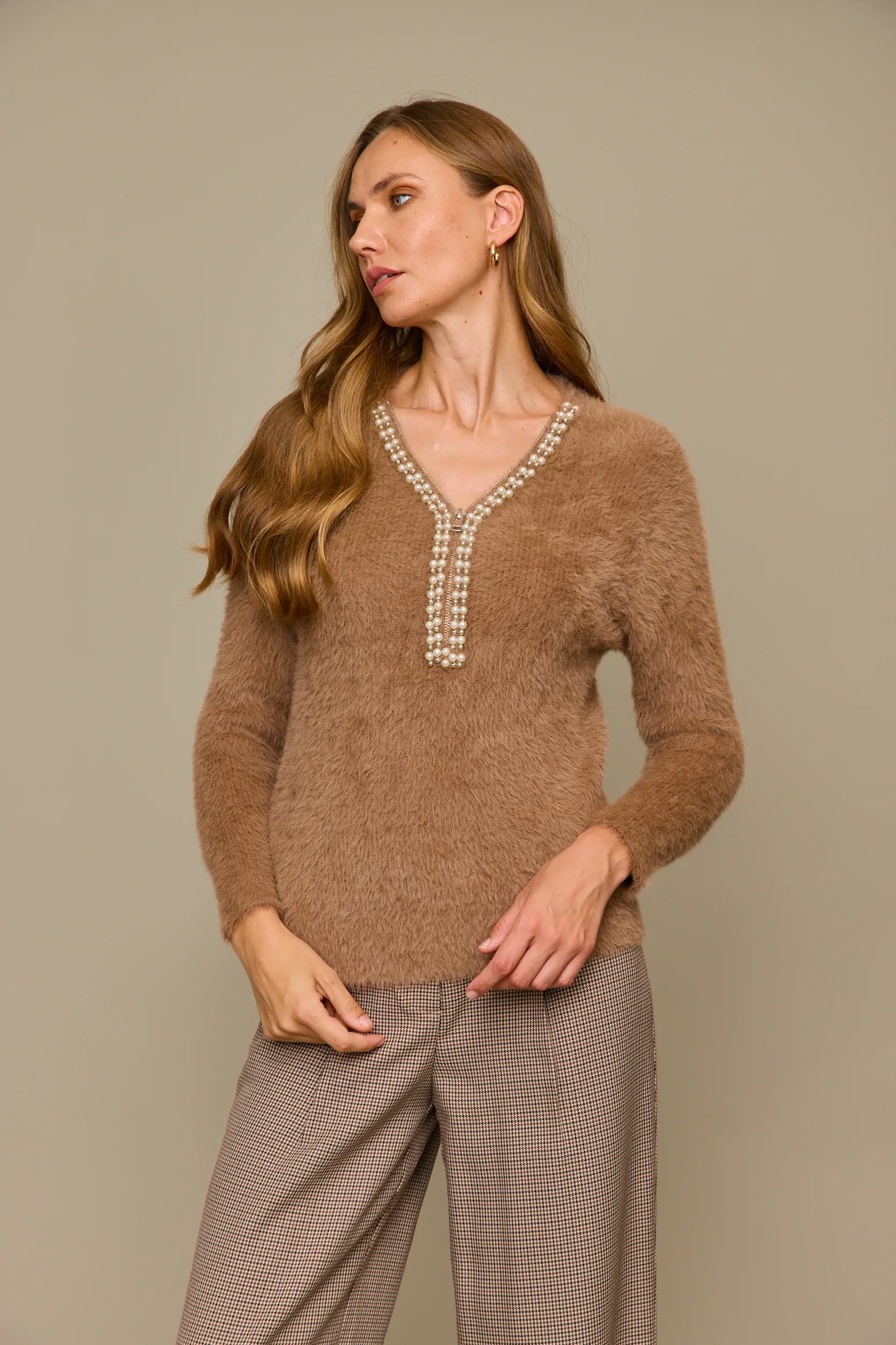 סריג פנינים צווארון רוכסן