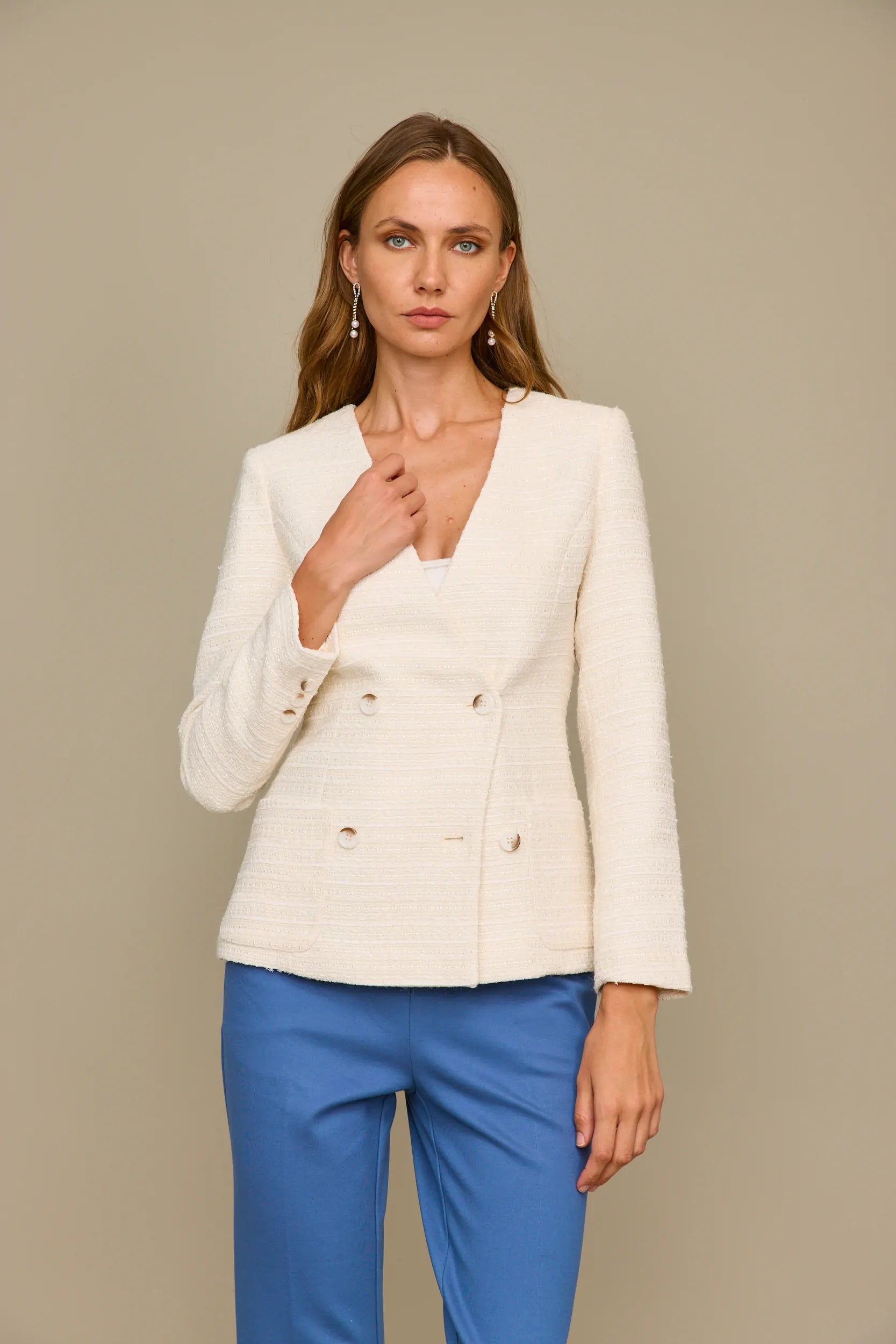 גקט מחשוף וי מכופתר