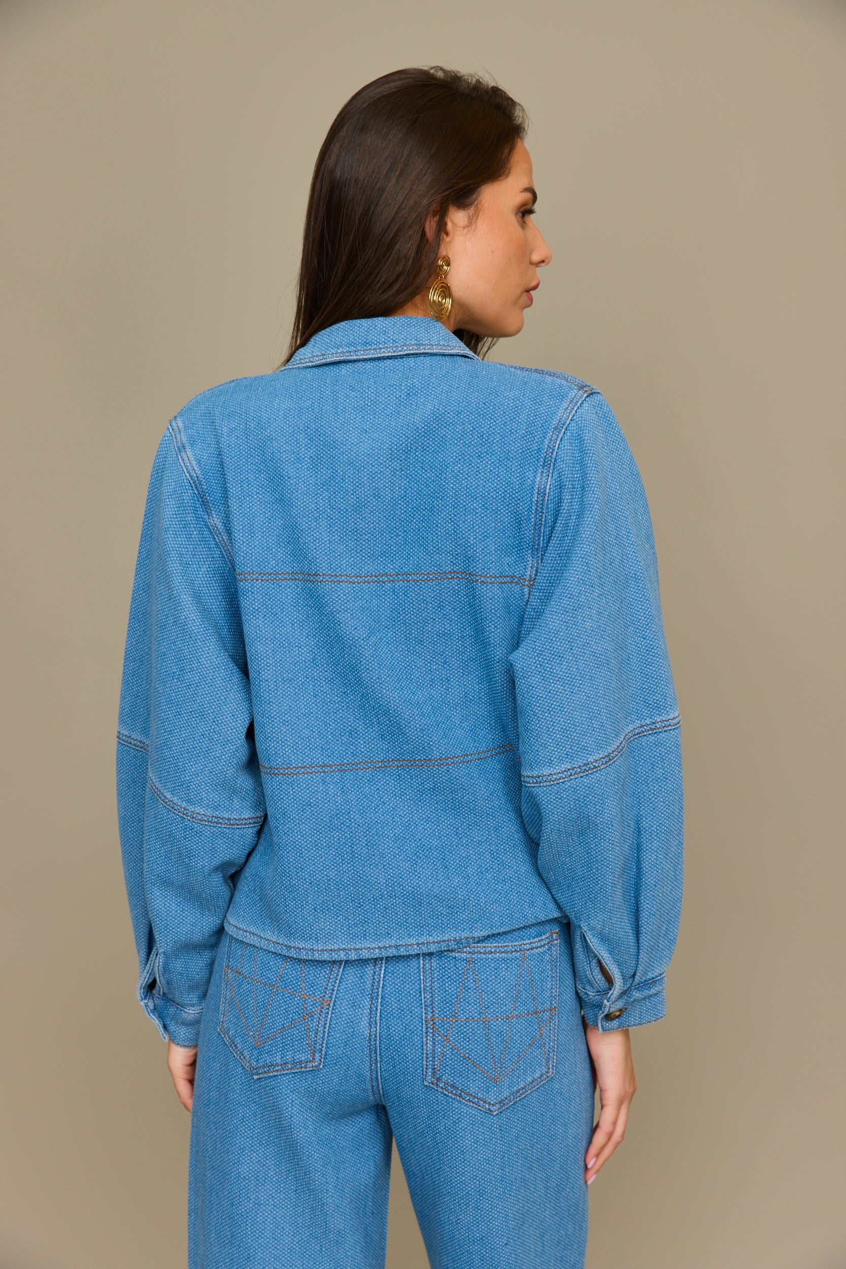 חולצת ג'ינס כפתורים