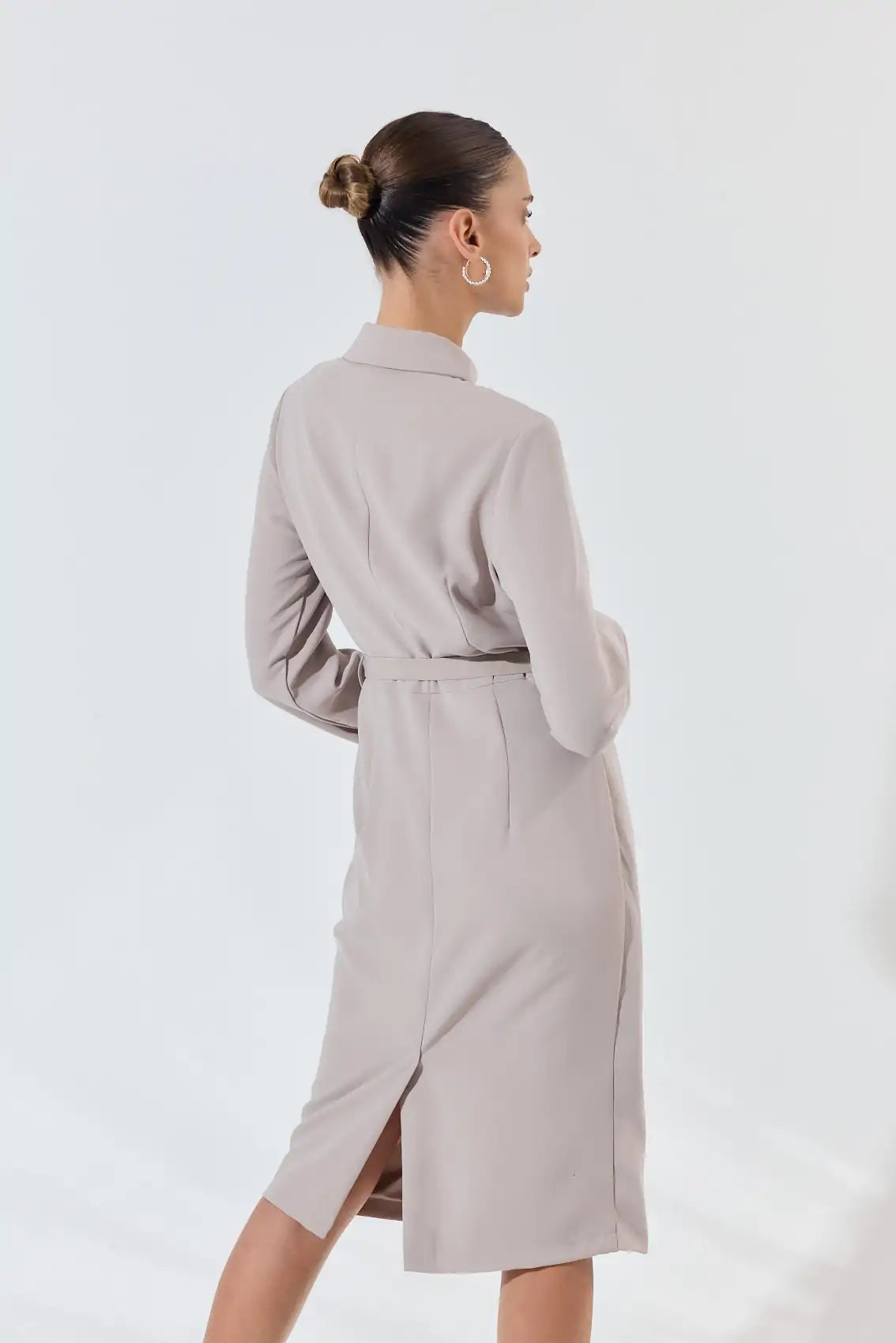 שמלת כיסים עם פספול זהב