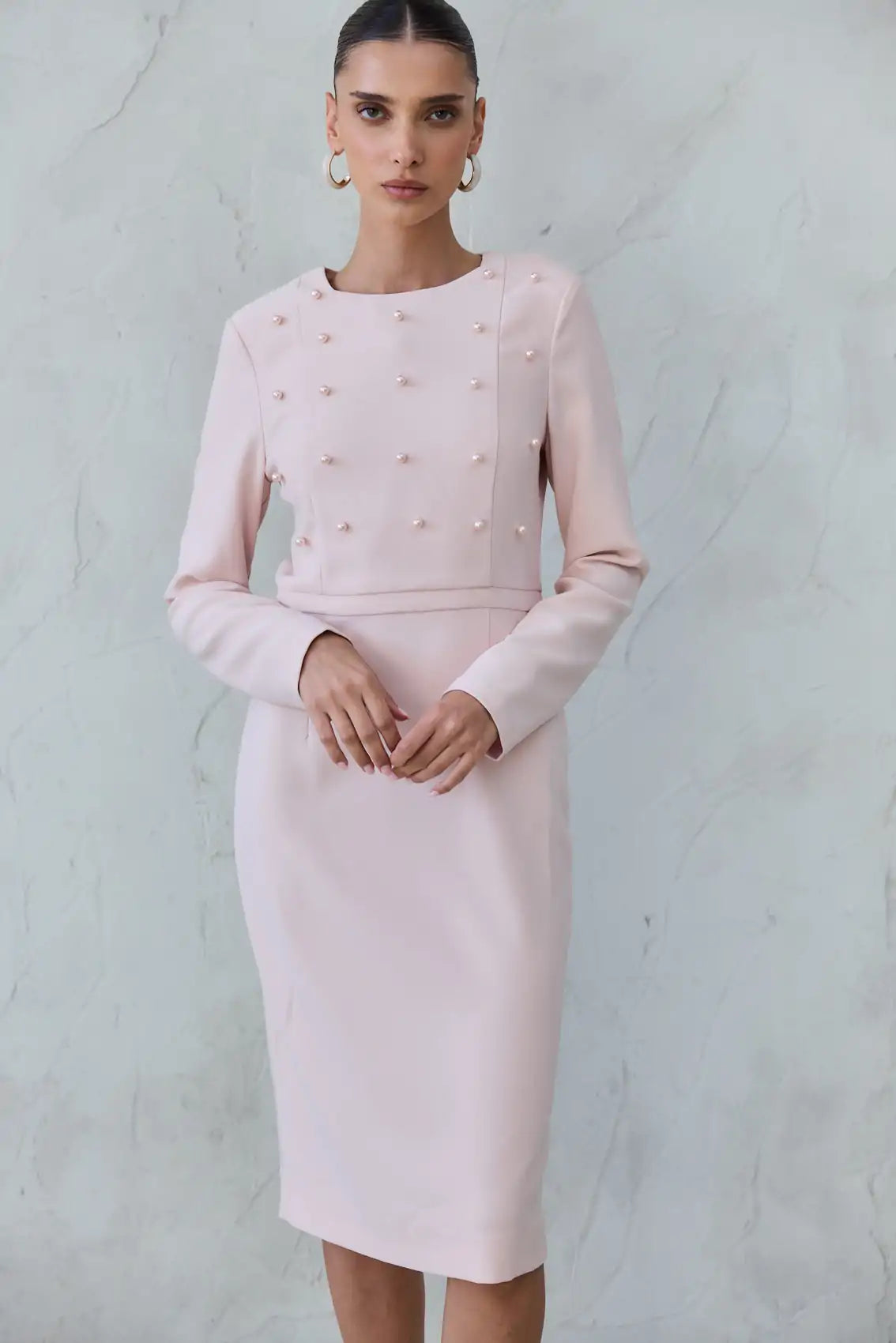 שמלה קלאסית עם פנינים