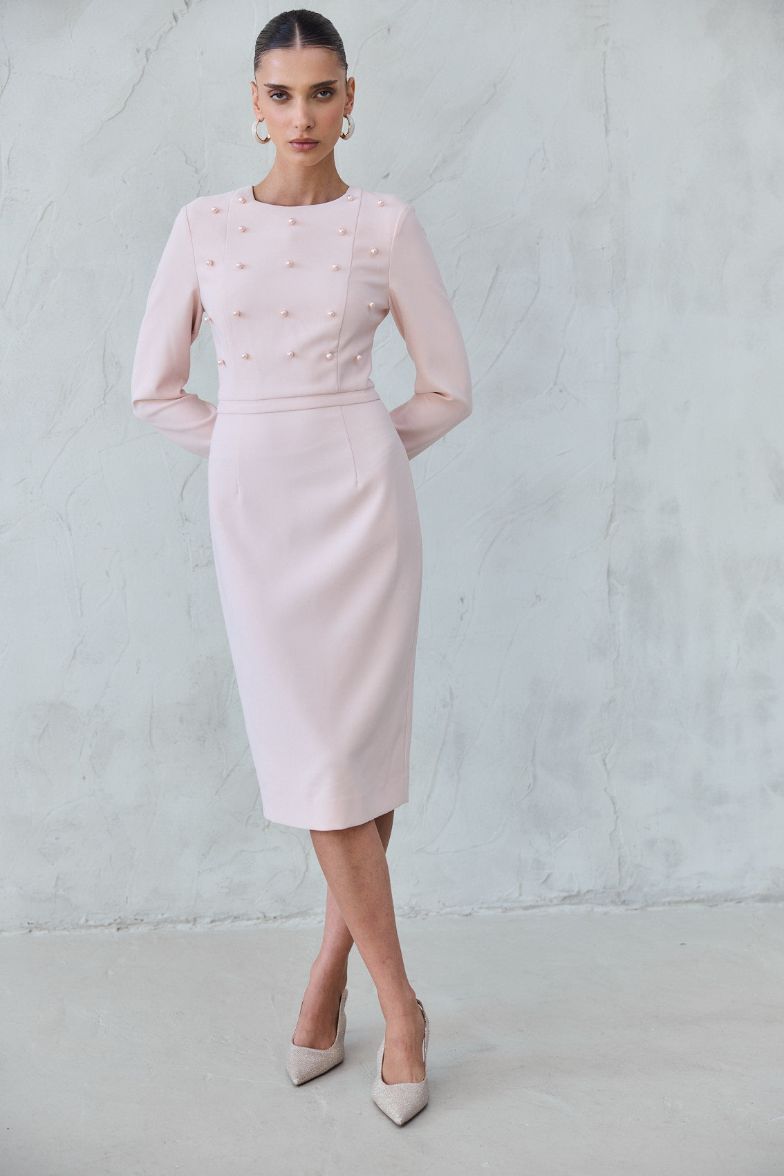 שמלה קלאסית עם פנינים