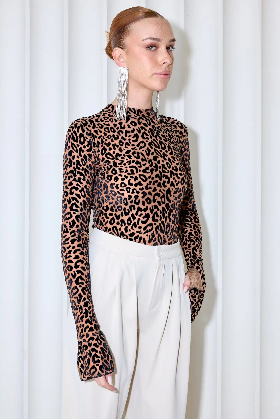 בגד גוף מנומר קטיפה