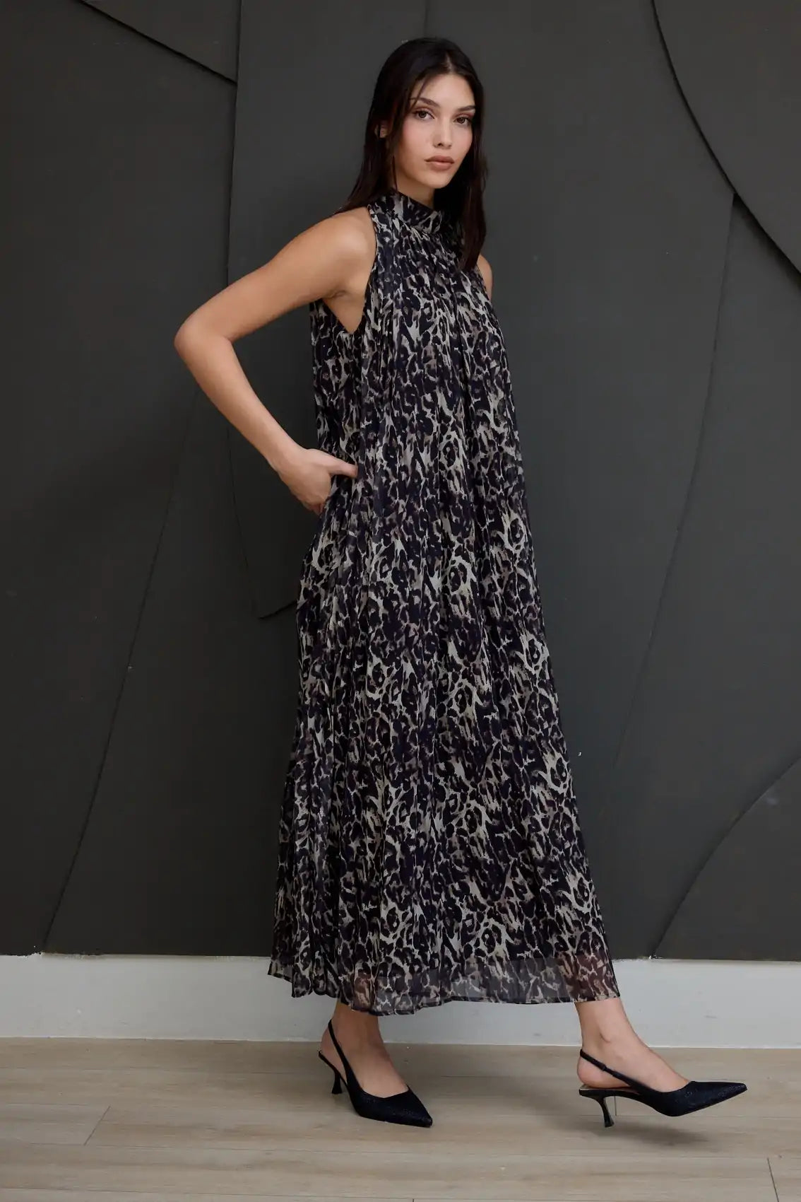 שמלת פליסה מנומרת