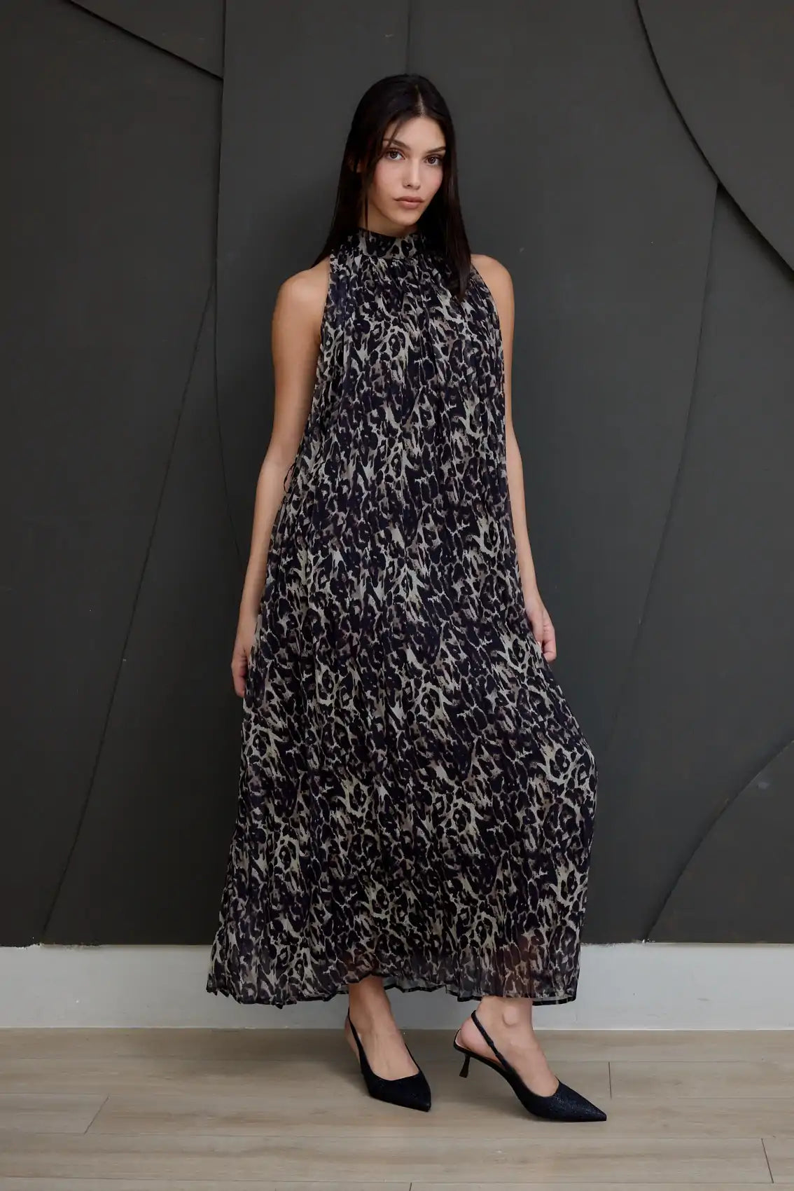 שמלת פליסה מנומרת