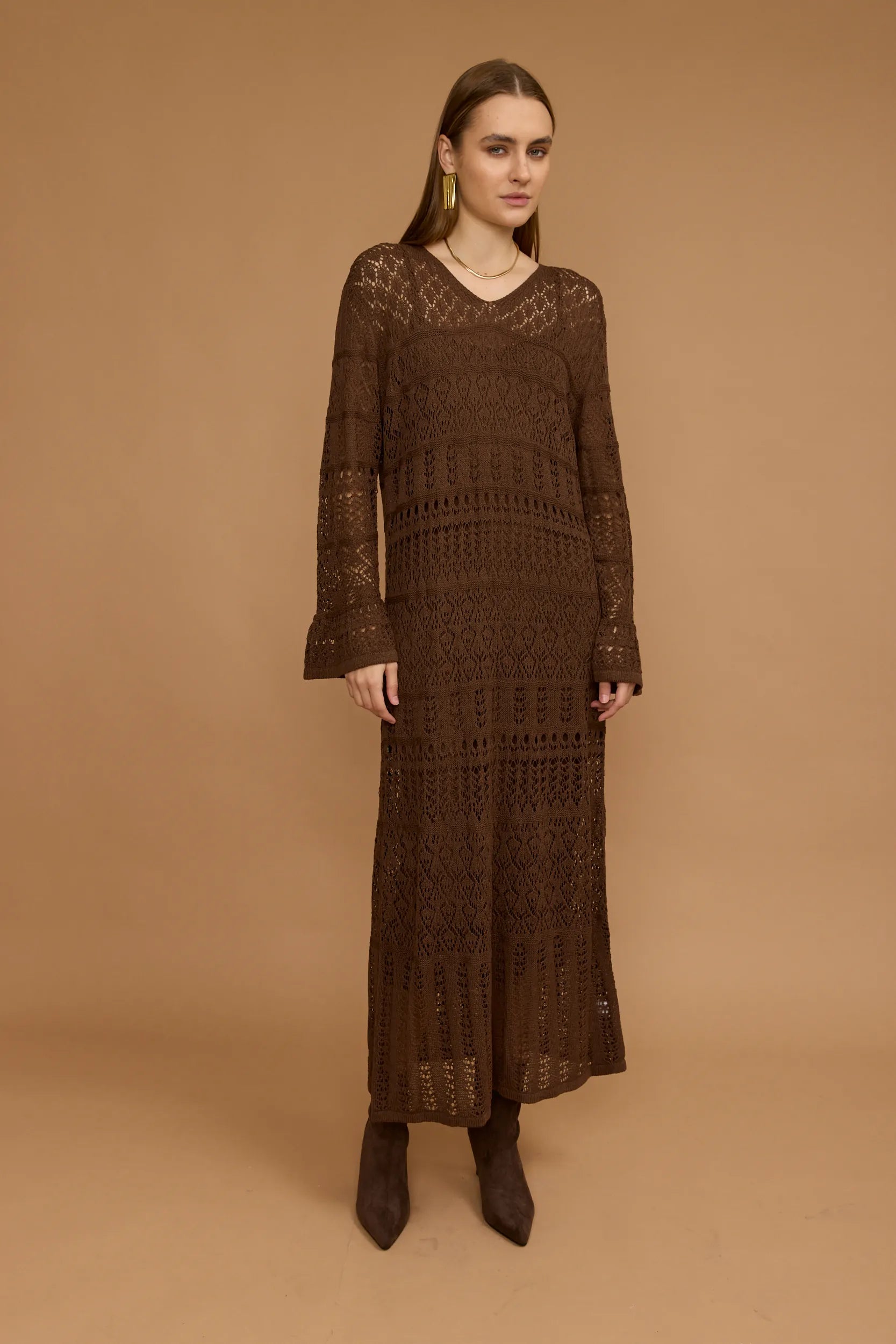 שמלת סריג מקסי וי ד,תחרה