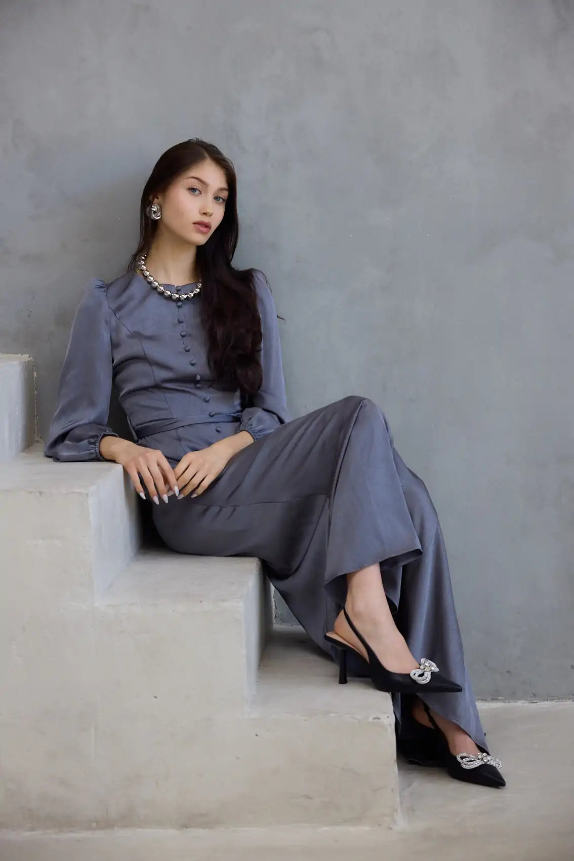 שמלת סאטן מקסי עם כפתרה