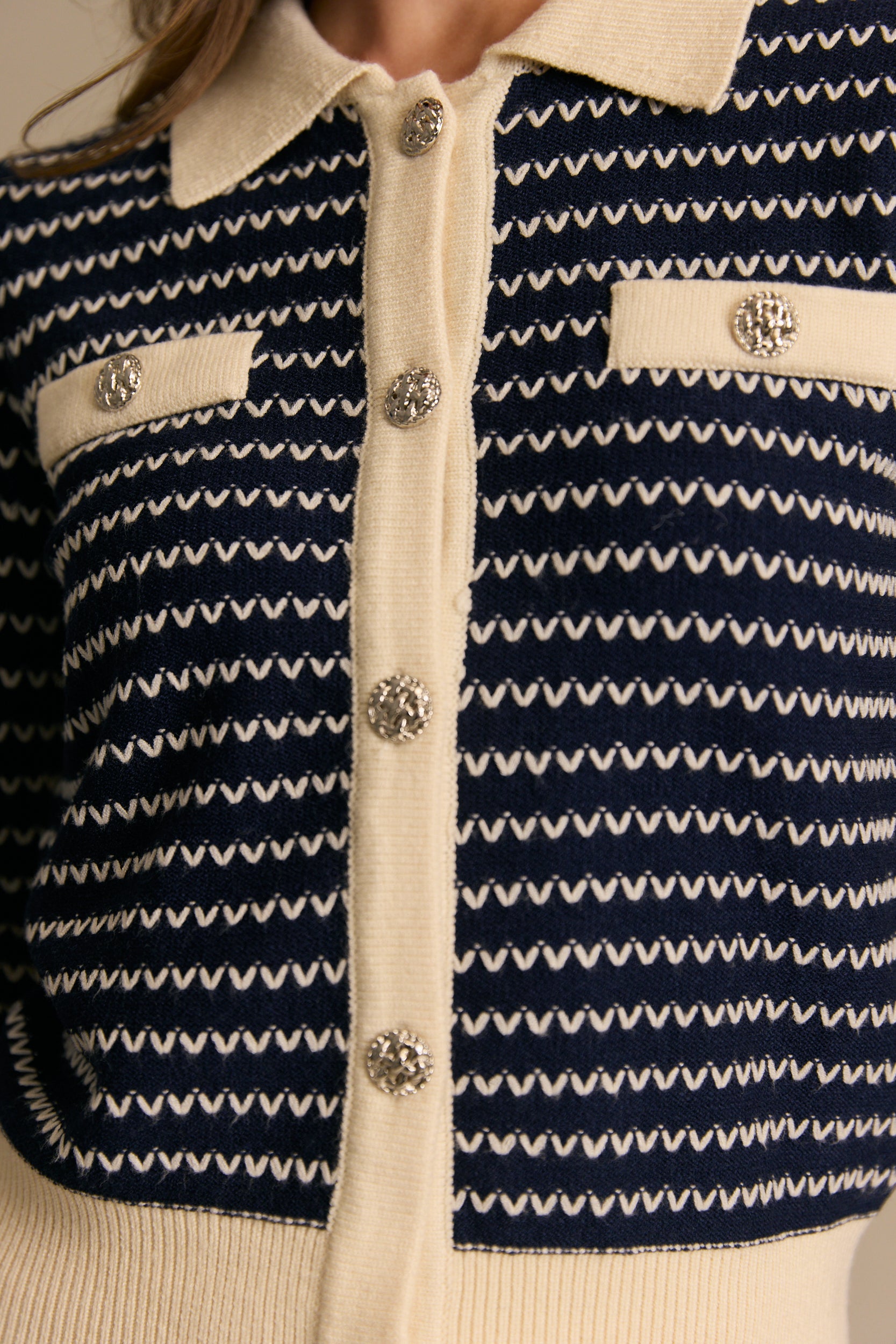 חוצלת חליפת סריג פסים