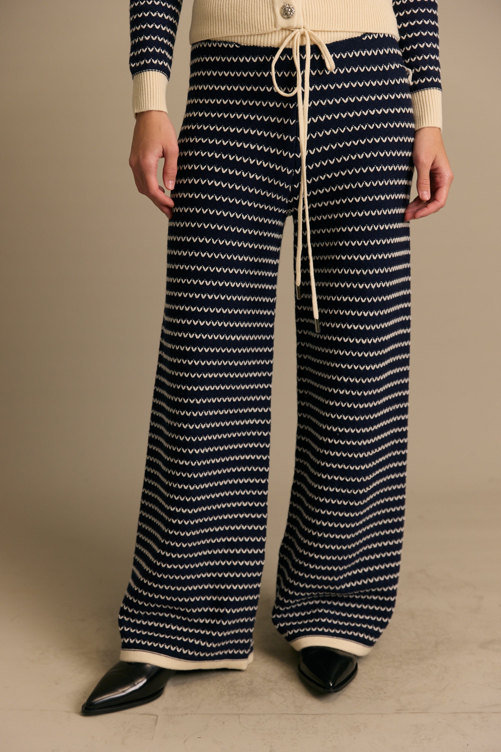 מכנס חליפת סריג פסים שרוך