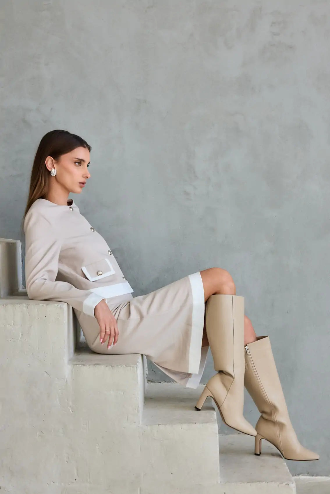 חצאית עיפרון סיומת מנוגדת