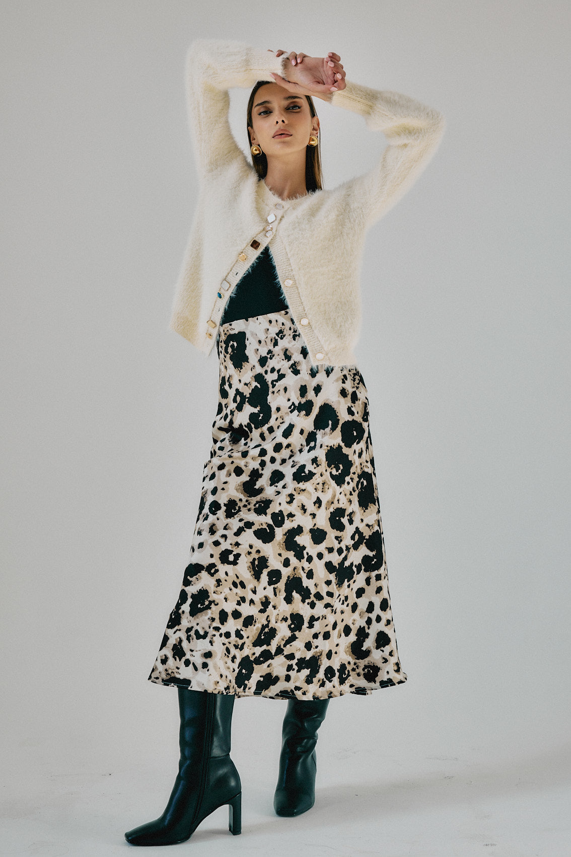 חצאית סאטן מידי