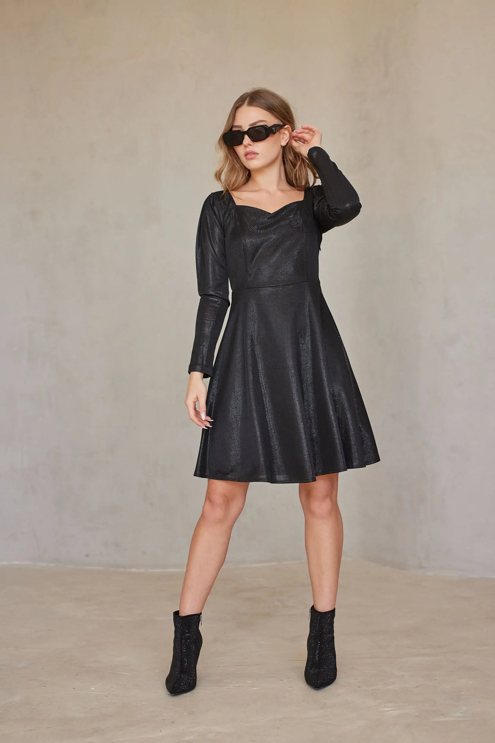 שמלה מנצנצת שרוול ארוך