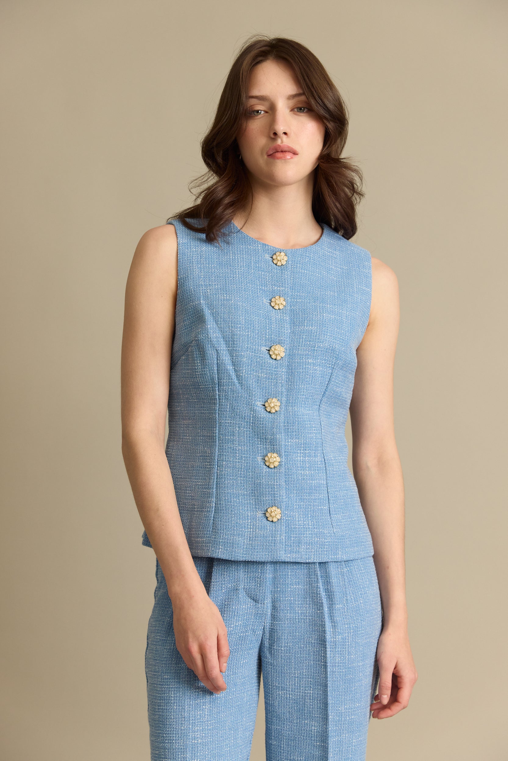 ווסט אלכס מחויט כפתורים