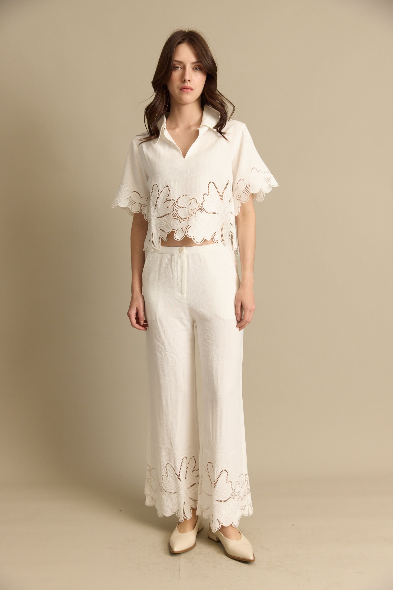 מכנסיים לין תחרה במכפלת