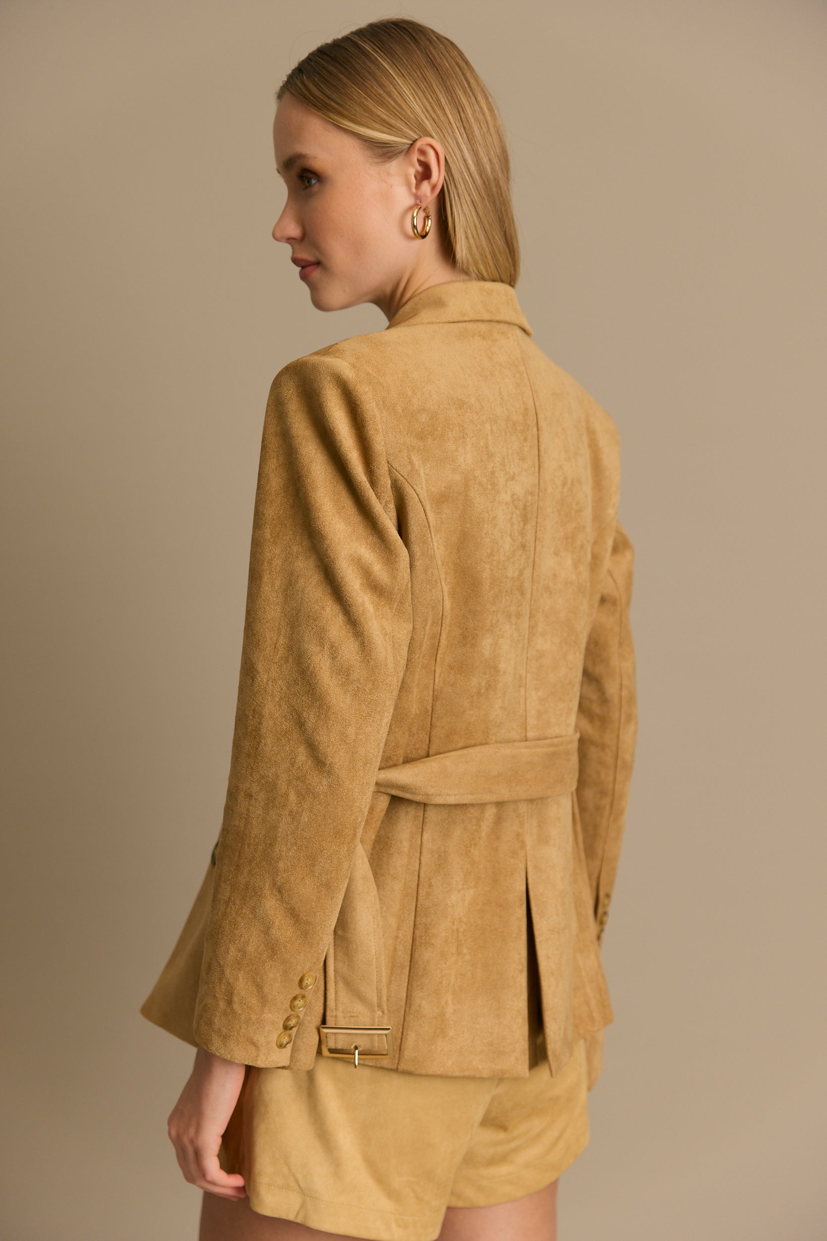 ג'קט טרנץ קצר זמש