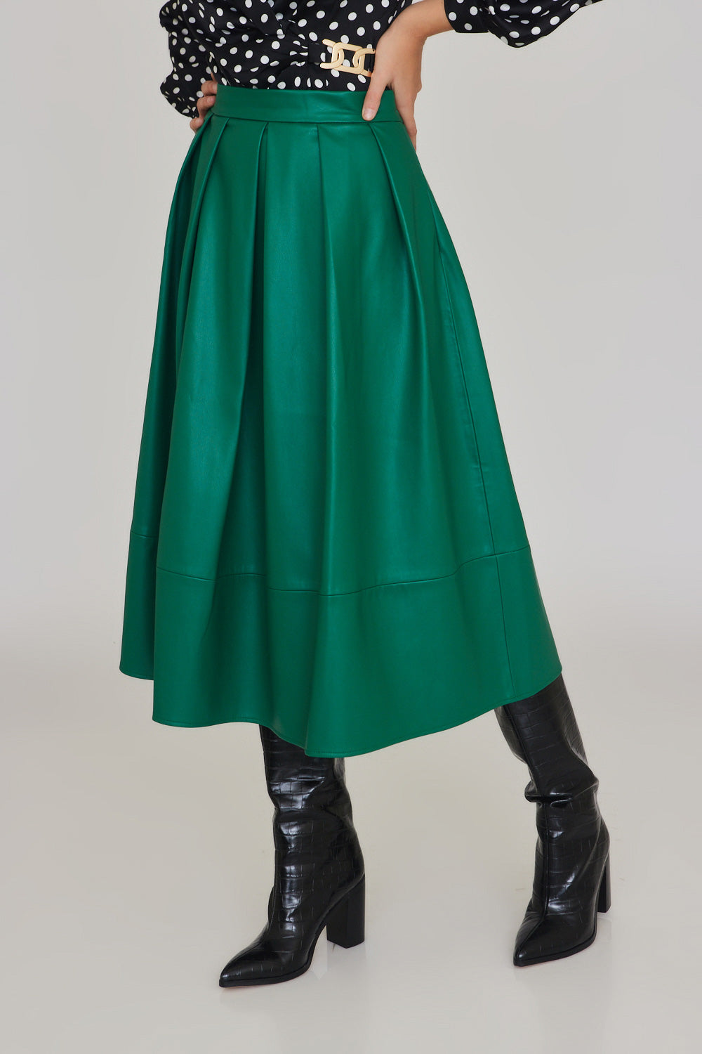 חצאית קלוש דמוי עור