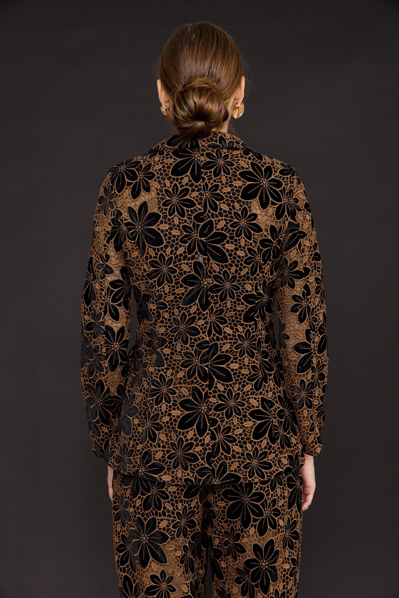 בליזר חליפה תחרת קטיפה