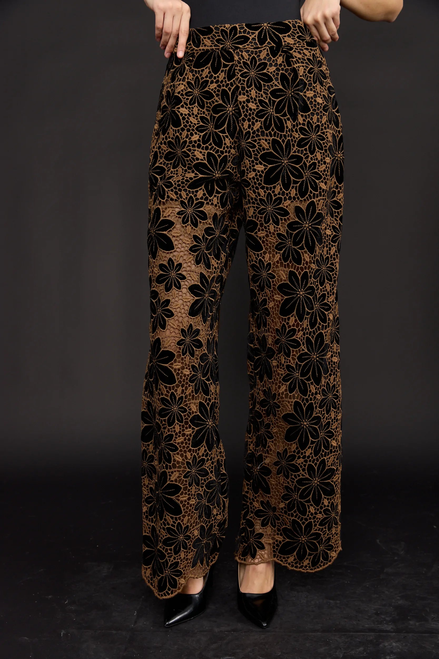 מכנס חליפה תחרת קטיפה