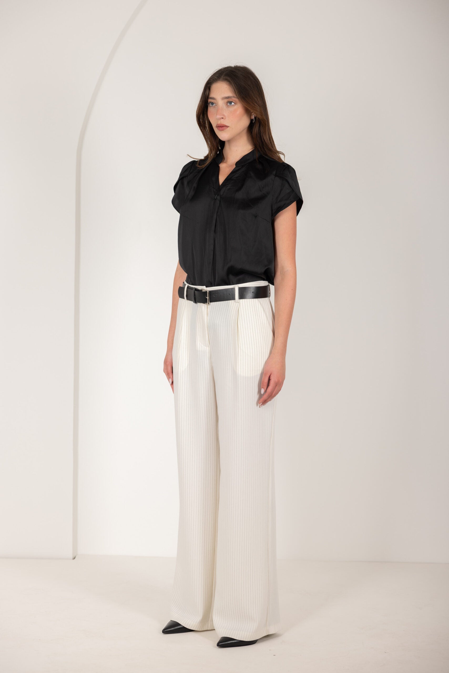 חולצה עם שרוול מעטפת