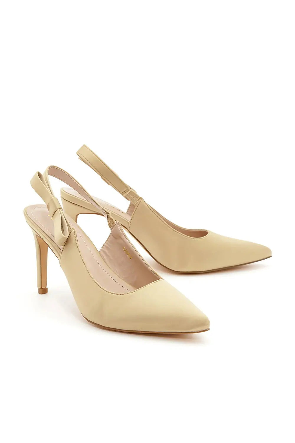 נעל עקב סאטן